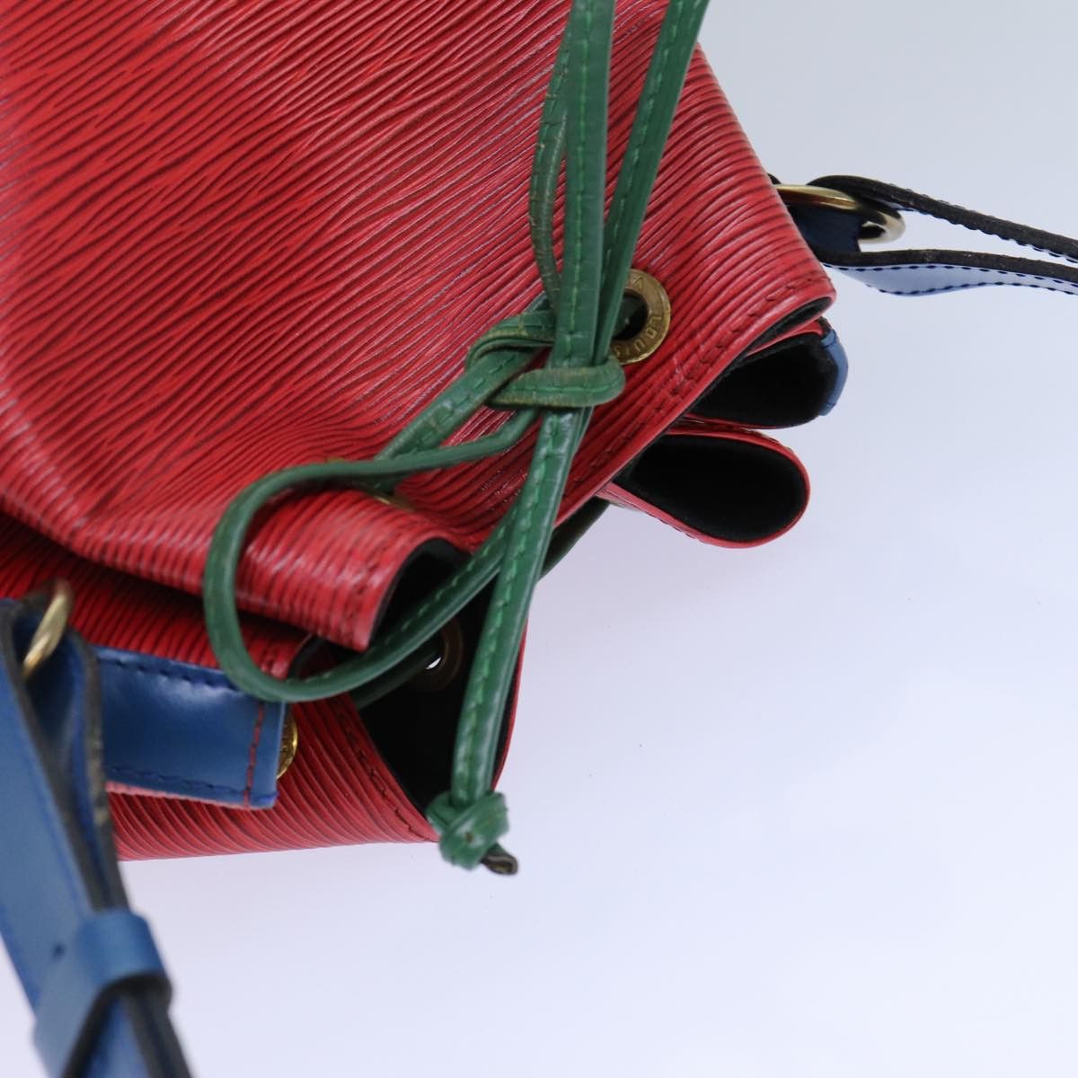 Louis Vuitton Noe Red Leather Shoulder Bag (Pre-Owned) Size ONE SIZE - 4 Thumbnail
