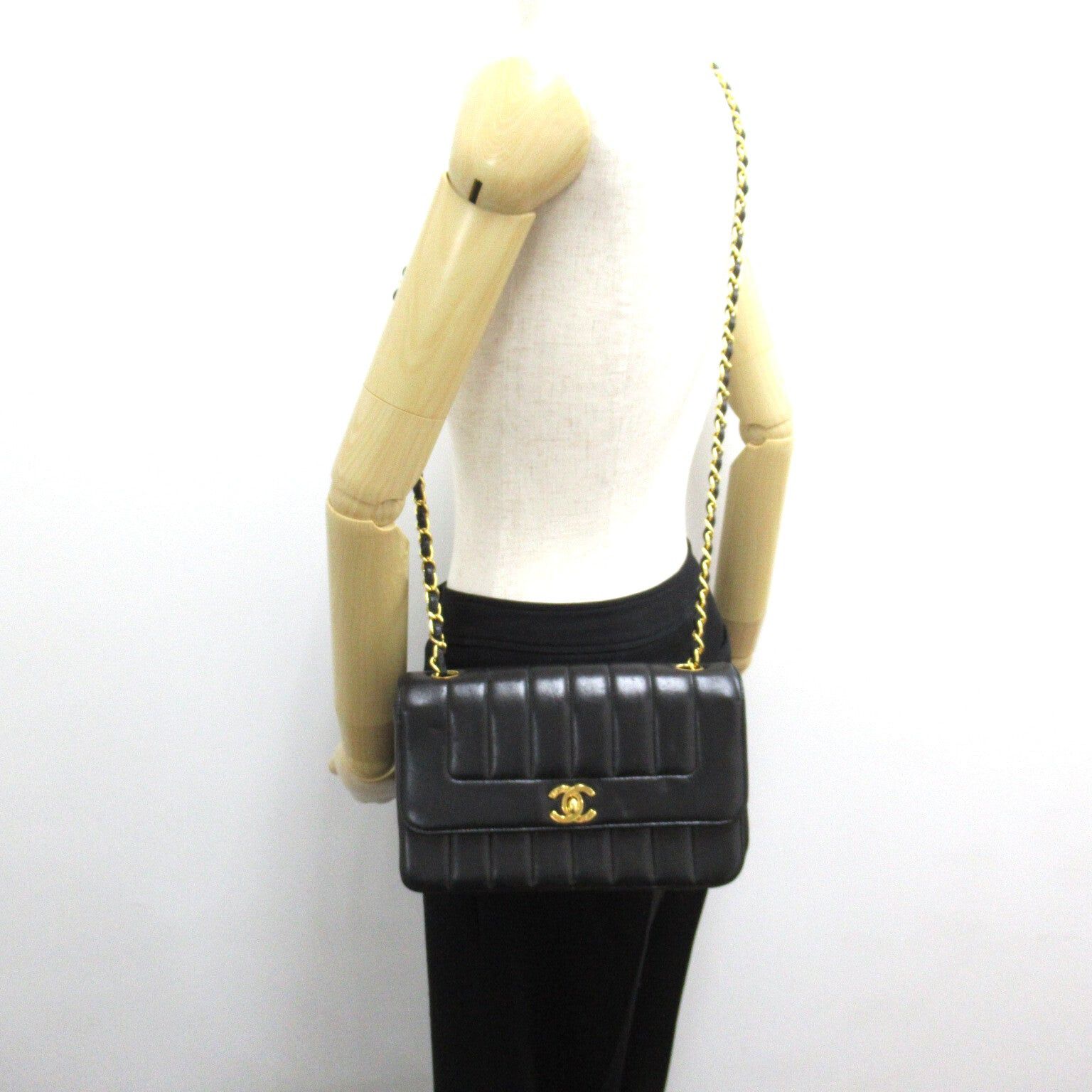 Chanel Chanel Mademoiselle Line Chain Shoulder Bag Lambskin (Sheepskin) Black Gold Hardware Size ONE SIZE - 5 Thumbnail