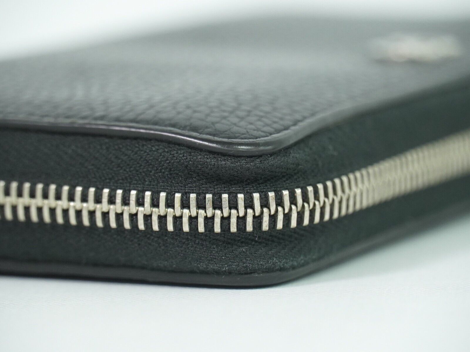 Gucci Zip Around Black Leather Wallet (Pre-Owned) Size ONE SIZE - 11 Thumbnail