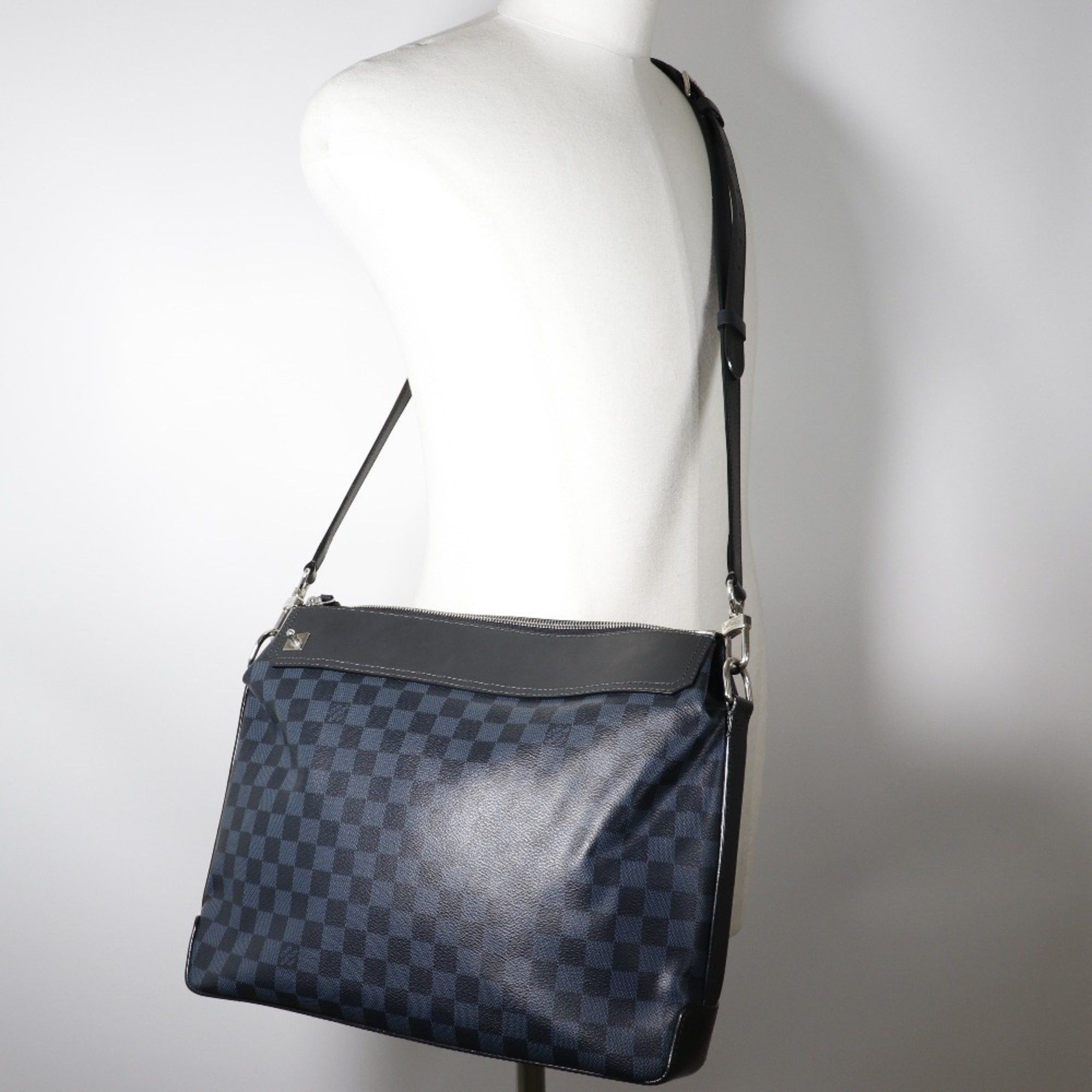 Louis Vuitton Louis Vuitton Greenwich Shoulder Bag N41348 x Damier Cobalt 2014 Black/Navy Men's Size ONE SIZE - 10 Thumbnail