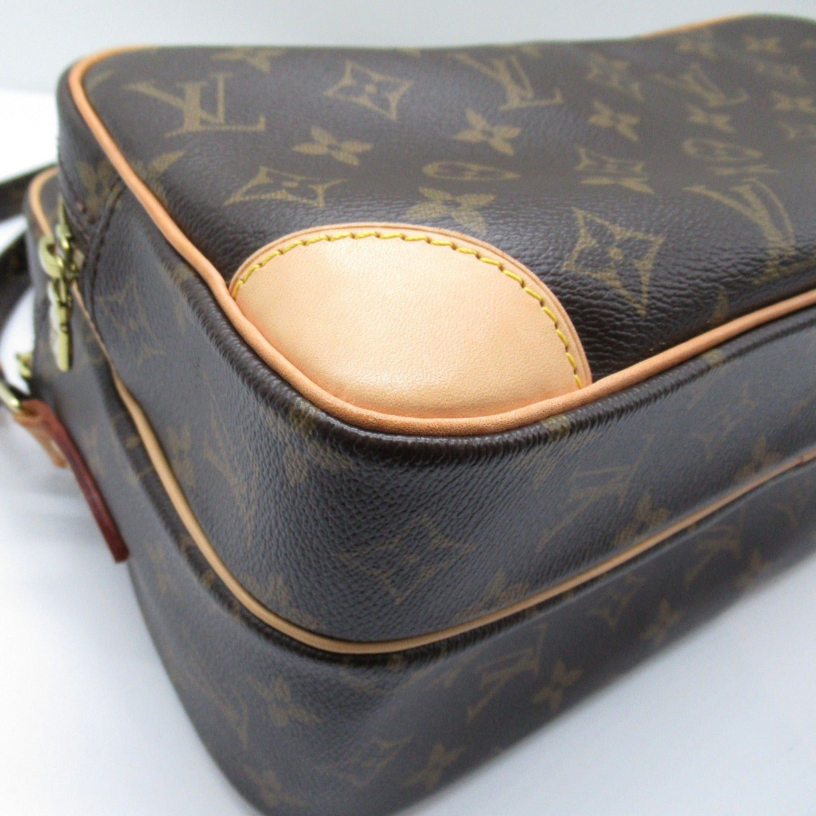 Louis Vuitton Louis Vuitton Nil Shoulder Bag Coated Canvas Monogram Brown Size ONE SIZE - 10 Thumbnail