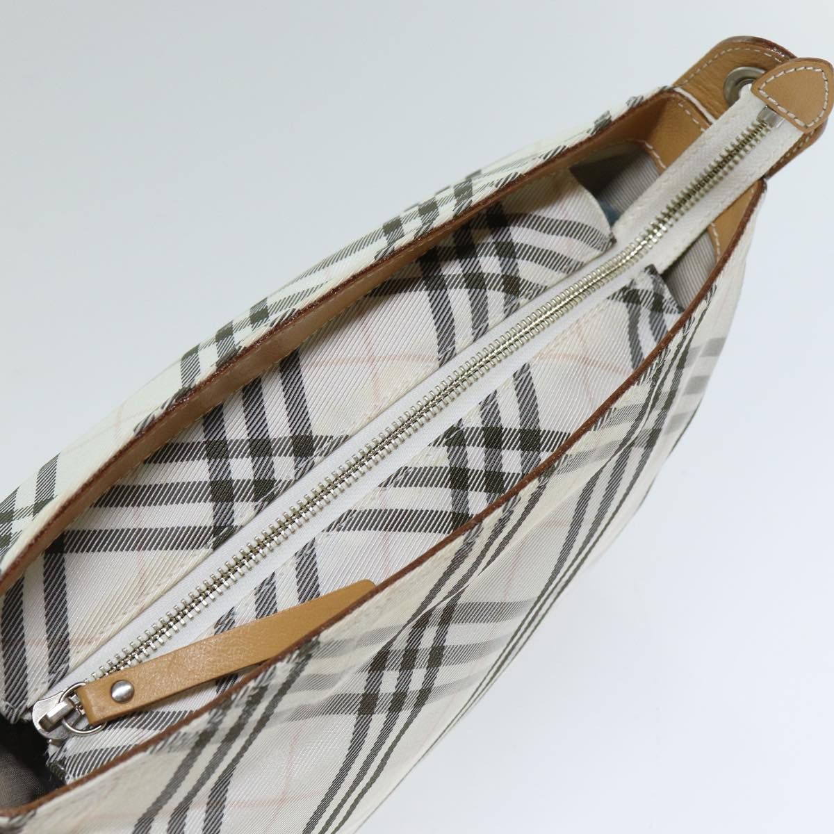 Burberry Nova Check White Canvas Shoulder Bag (Pre-Owned) Size ONE SIZE - 4 Thumbnail
