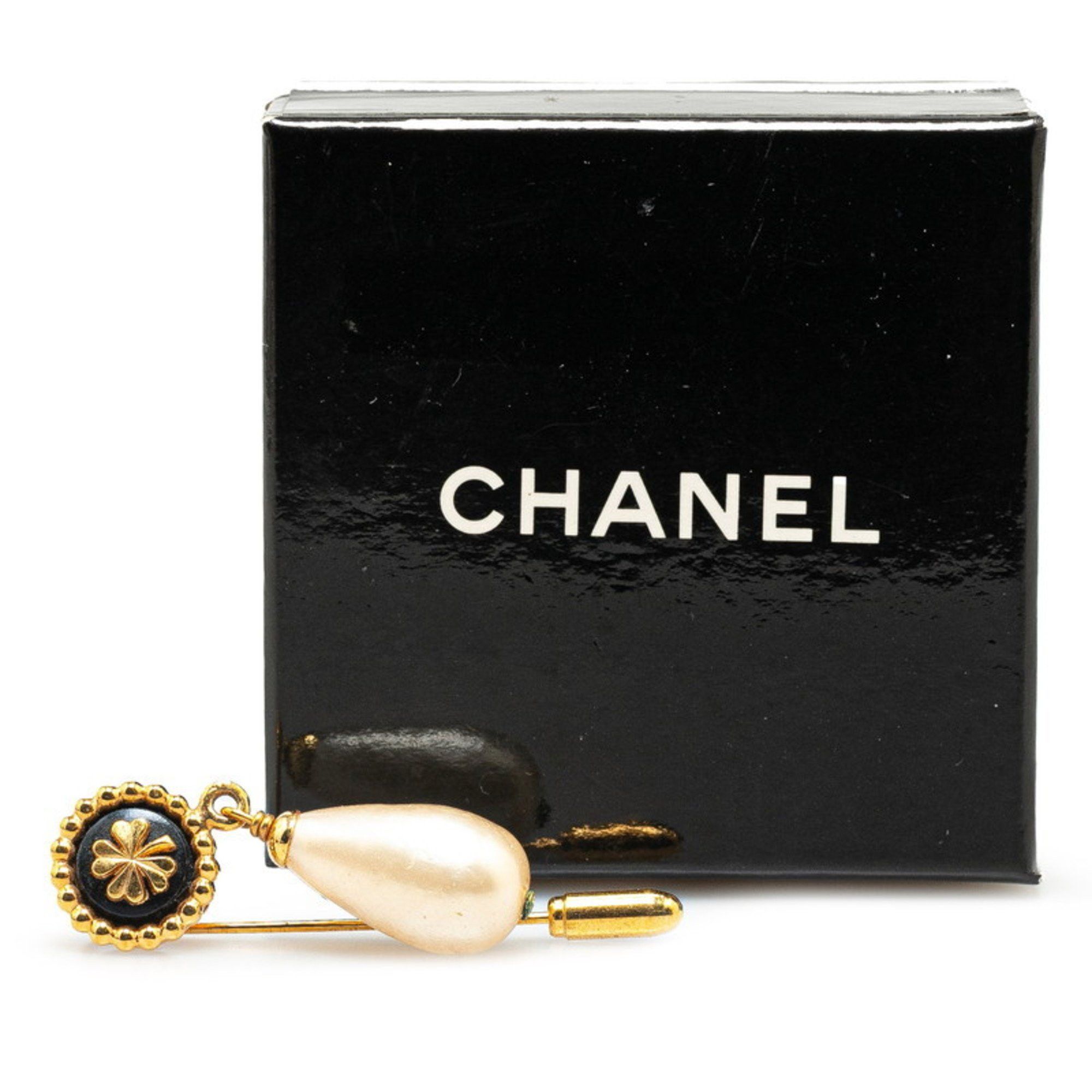 Chanel Chanel Clover Motif Faux Pearl Brooch Gold Plated Women's CHANEL Size ONE SIZE - 4 Thumbnail