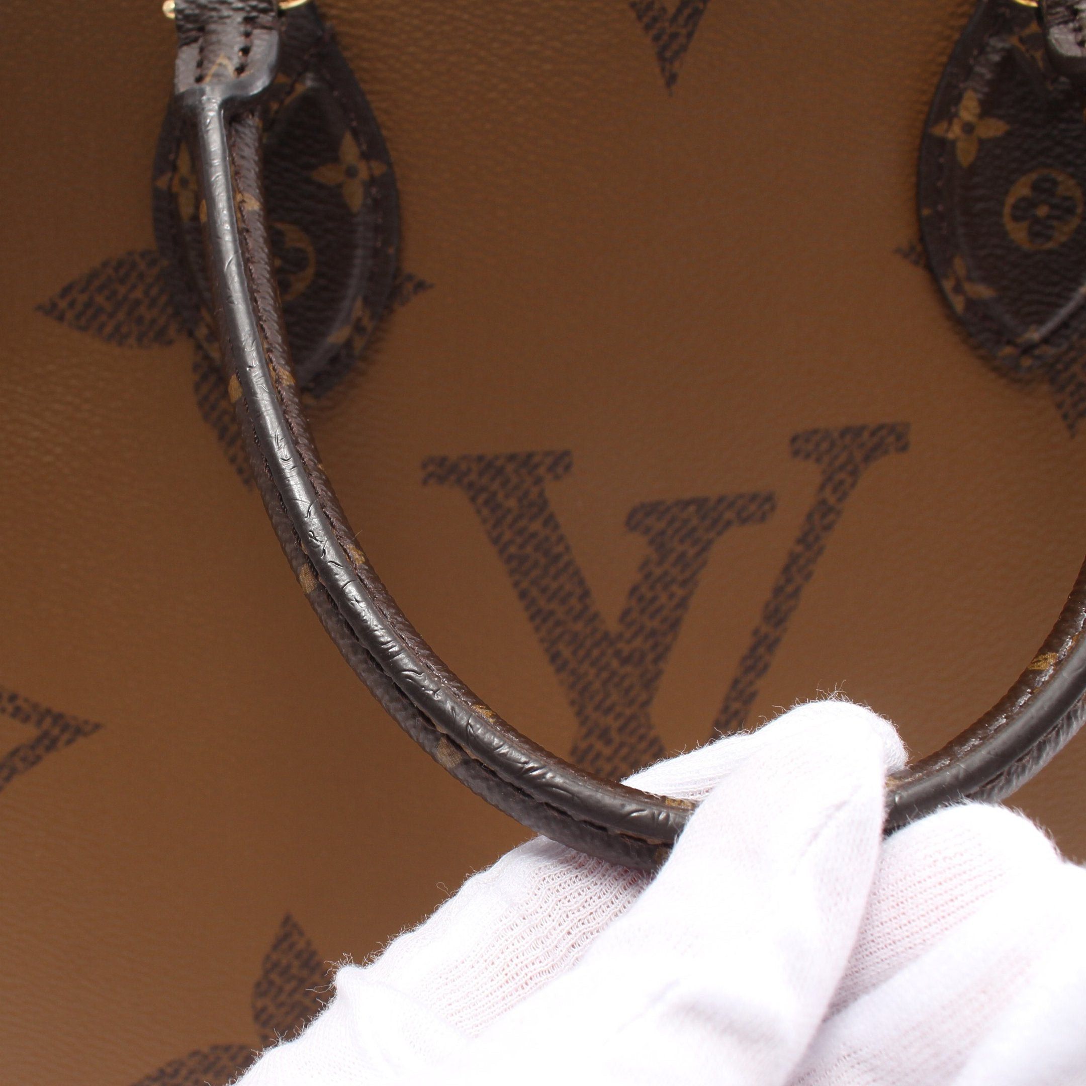 Louis Vuitton Louis Vuitton On-The-Go Mm Monogram Giant Reverse Shoulder Bag Tote Leather Brown Beige Size ONE SIZE - 7 Thumbnail