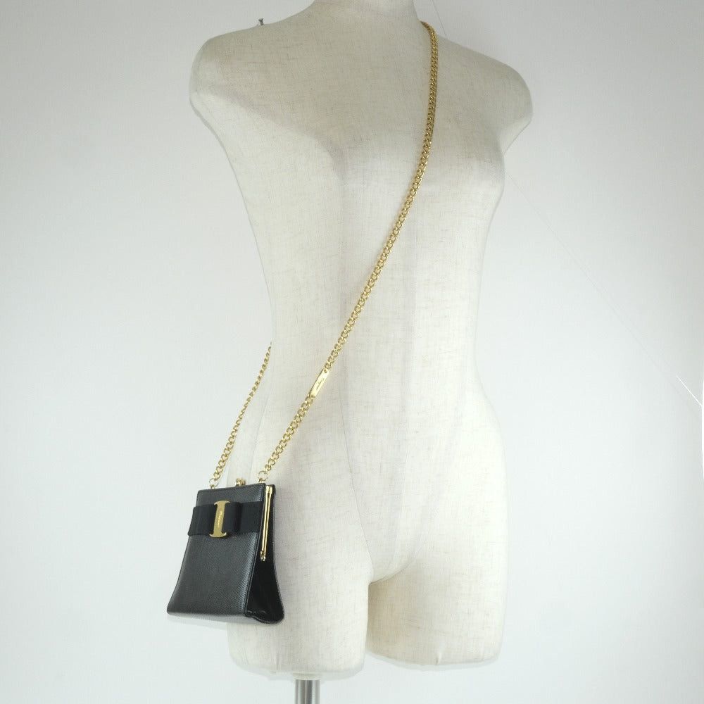Vara Black Leather Shoulder Bag (Pre-Owned)