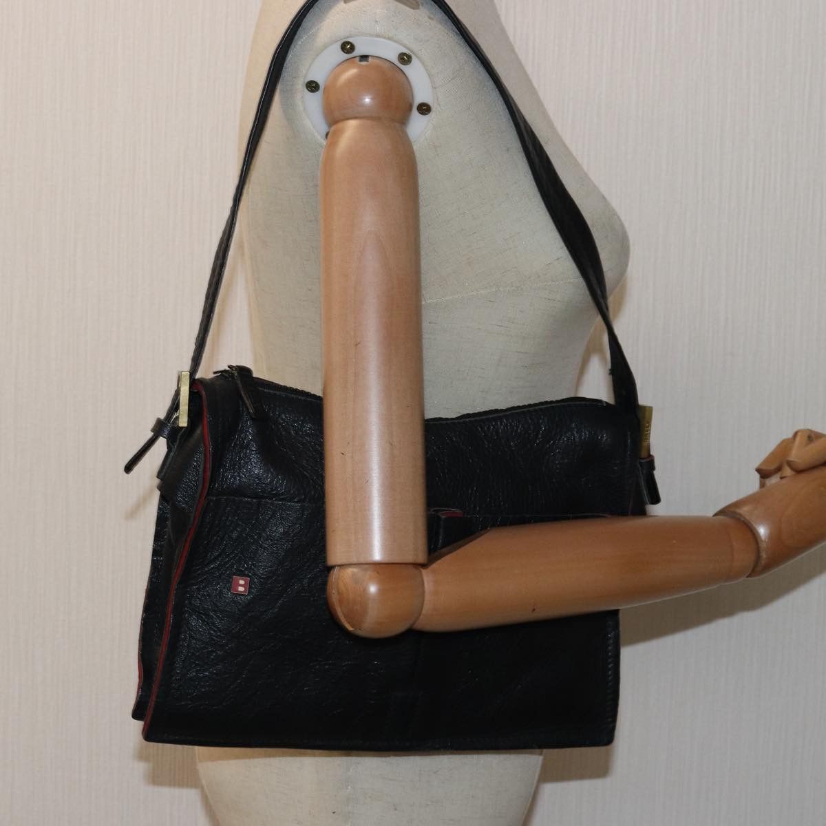 Bally Black Leather Shoulder Bag (Pre-Owned) Size ONE SIZE - 6 Thumbnail