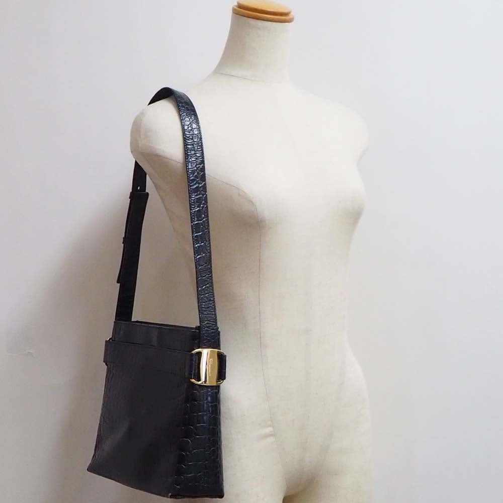 Salvatore Ferragamo Navy Leather Shoulder Bag (Pre-Owned) Size ONE SIZE - 8 Thumbnail