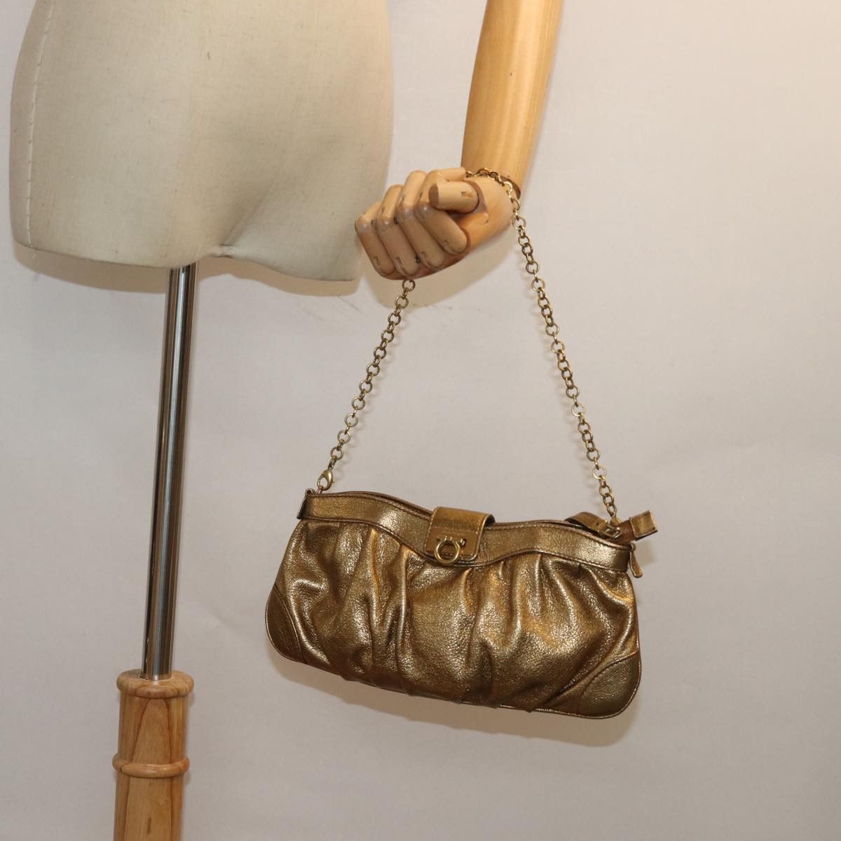 Salvatore Ferragamo Gancio Gold Leather Shoulder Bag (Pre-Owned) Size ONE SIZE - 6 Thumbnail
