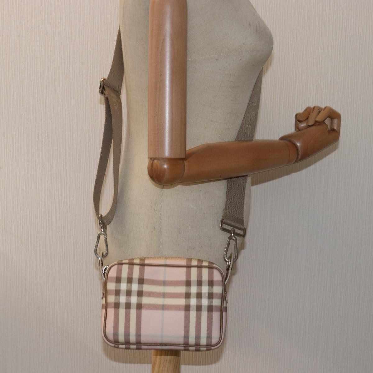 Burberry Nova Check Pink Canvas Shoulder Bag (Pre-Owned) Size ONE SIZE - 7 Thumbnail
