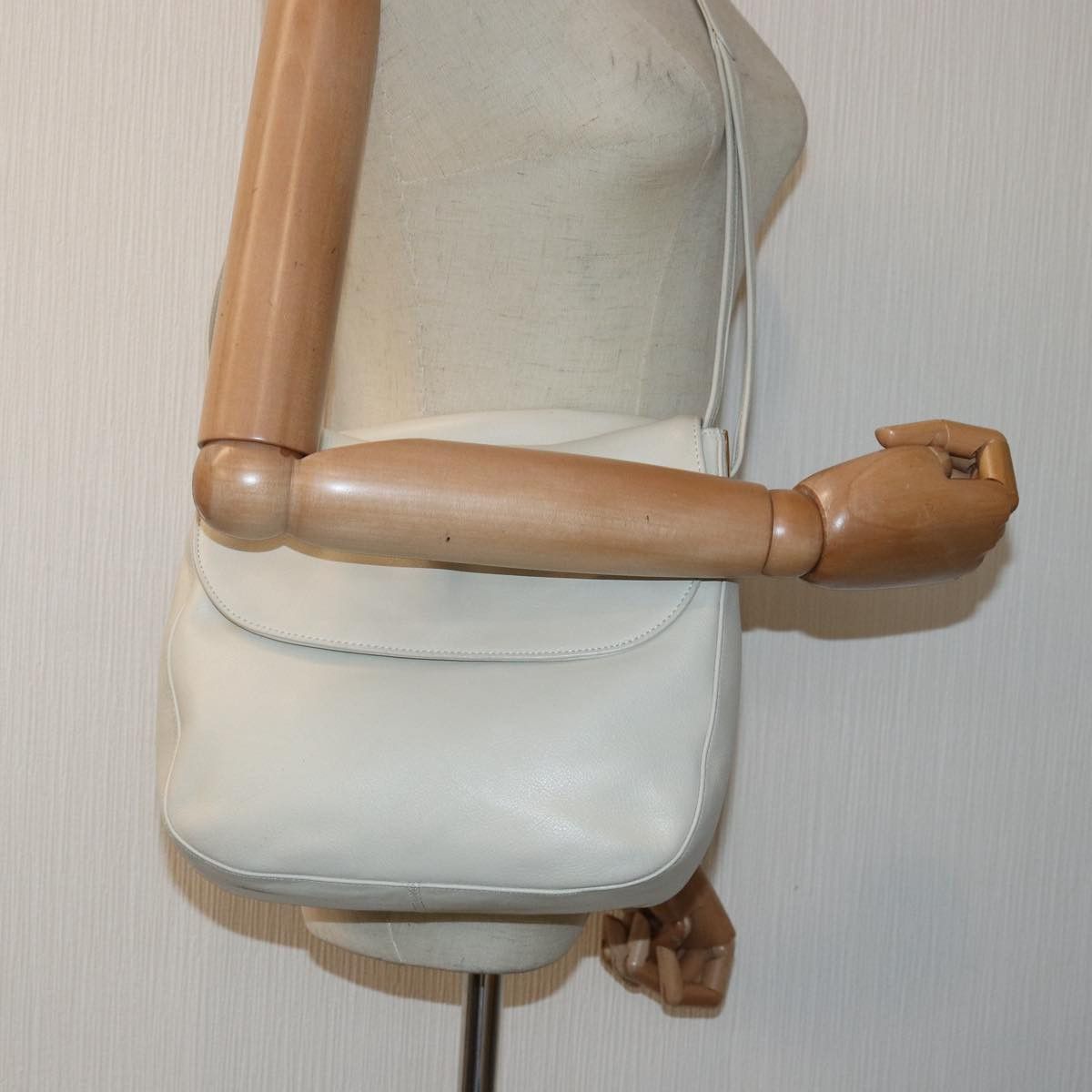 Bally Beige Leather Shoulder Bag (Pre-Owned) Size ONE SIZE - 9 Thumbnail