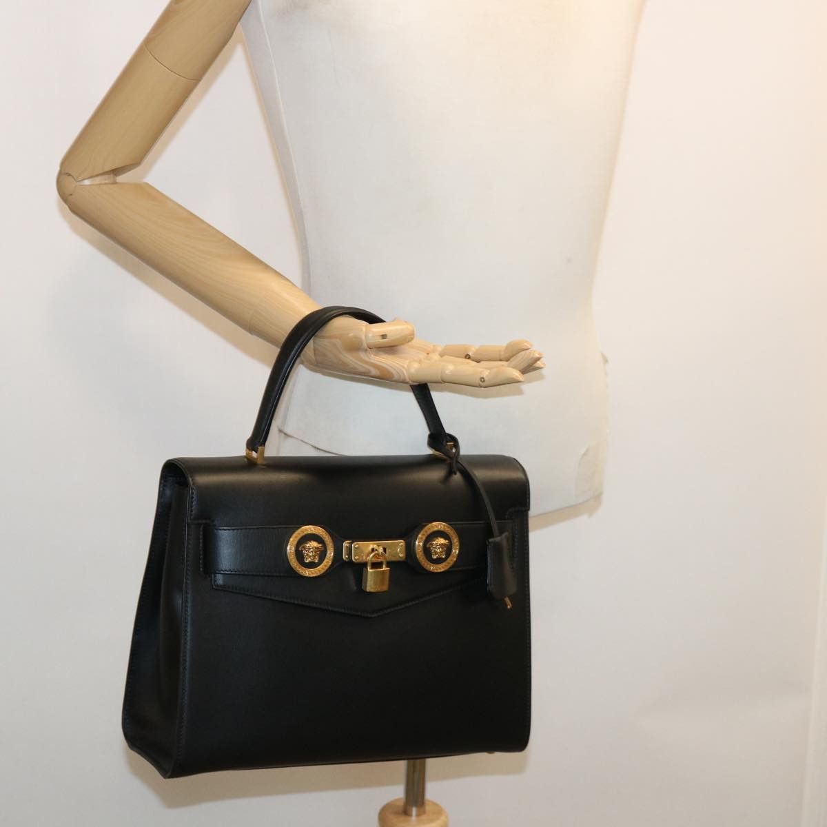 Versace Black Leather Handbag (Pre-Owned) Size ONE SIZE - 5 Thumbnail
