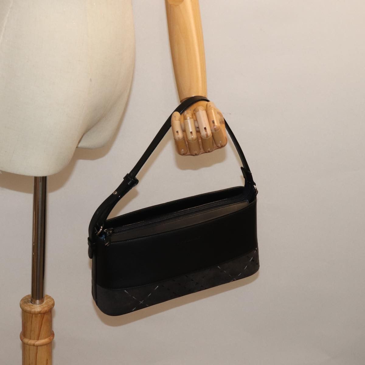 Burberry Black Leather Handbag (Pre-Owned) Size ONE SIZE - 6 Thumbnail