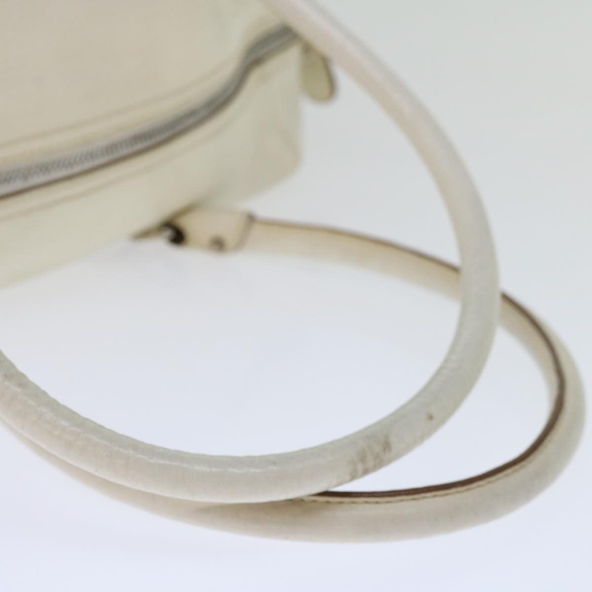 Salvatore Ferragamo Gancio White Leather Shoulder Bag (Pre-Owned) Size ONE SIZE - 10 Thumbnail