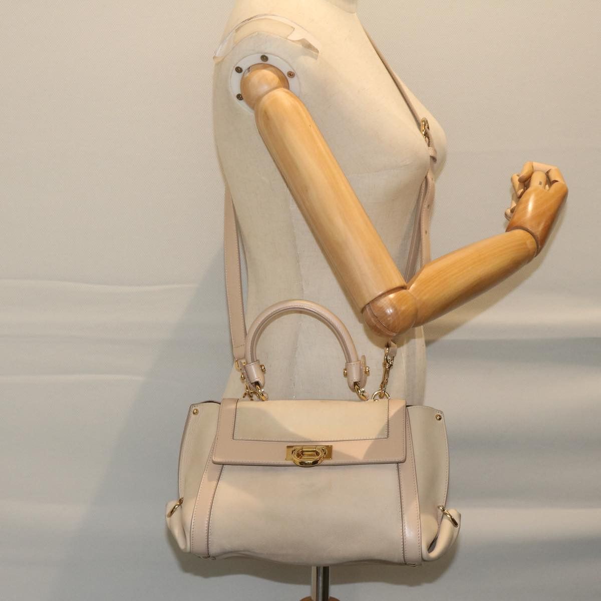 Salvatore Ferragamo Beige Leather Shoulder Bag (Pre-Owned) Size ONE SIZE - 8 Thumbnail