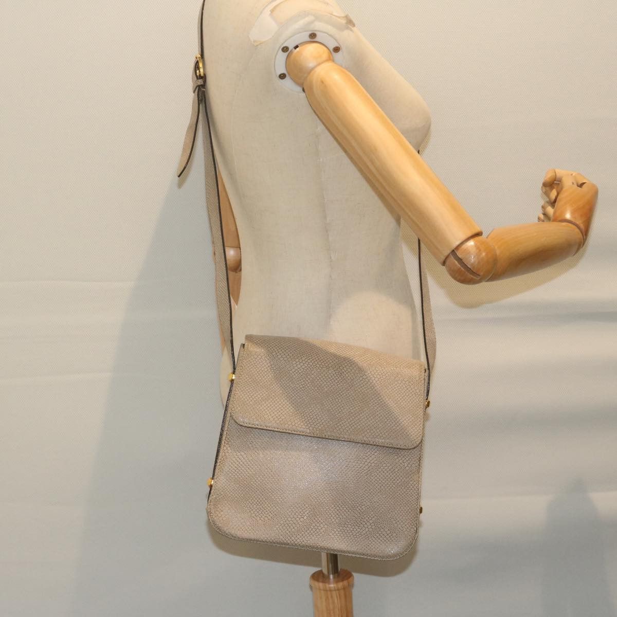 Salvatore Ferragamo Beige Leather Shoulder Bag (Pre-Owned) Size ONE SIZE - 7 Thumbnail