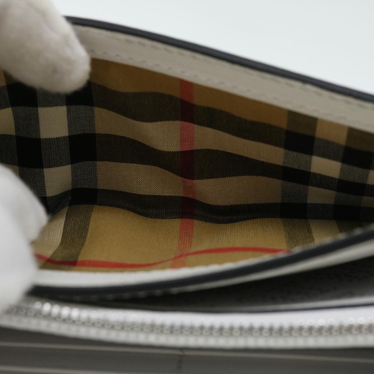Burberry White Leather Wallet (Pre-Owned) Size ONE SIZE - 9 Thumbnail