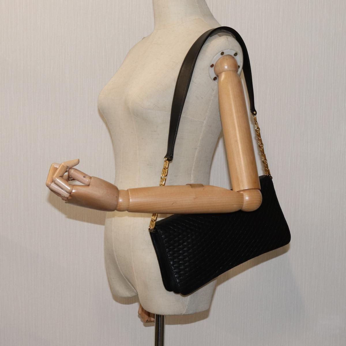 Bally Black Leather Shoulder Bag (Pre-Owned) Size ONE SIZE - 7 Thumbnail