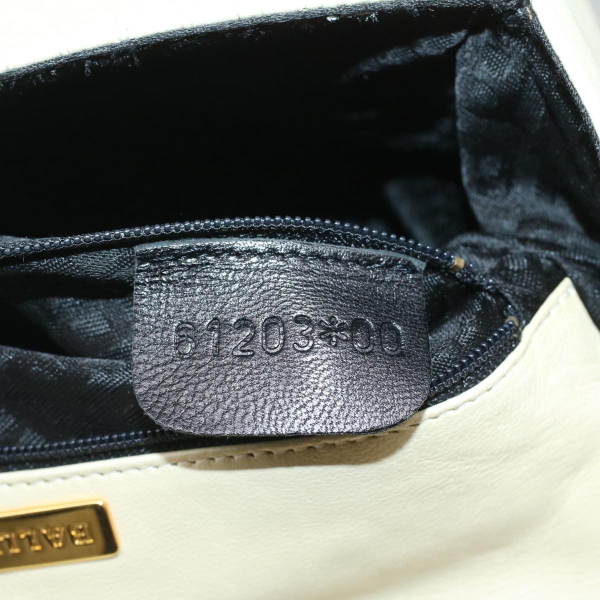 Bally -- White Leather Handbag (Pre-Owned) Size ONE SIZE - 6 Thumbnail