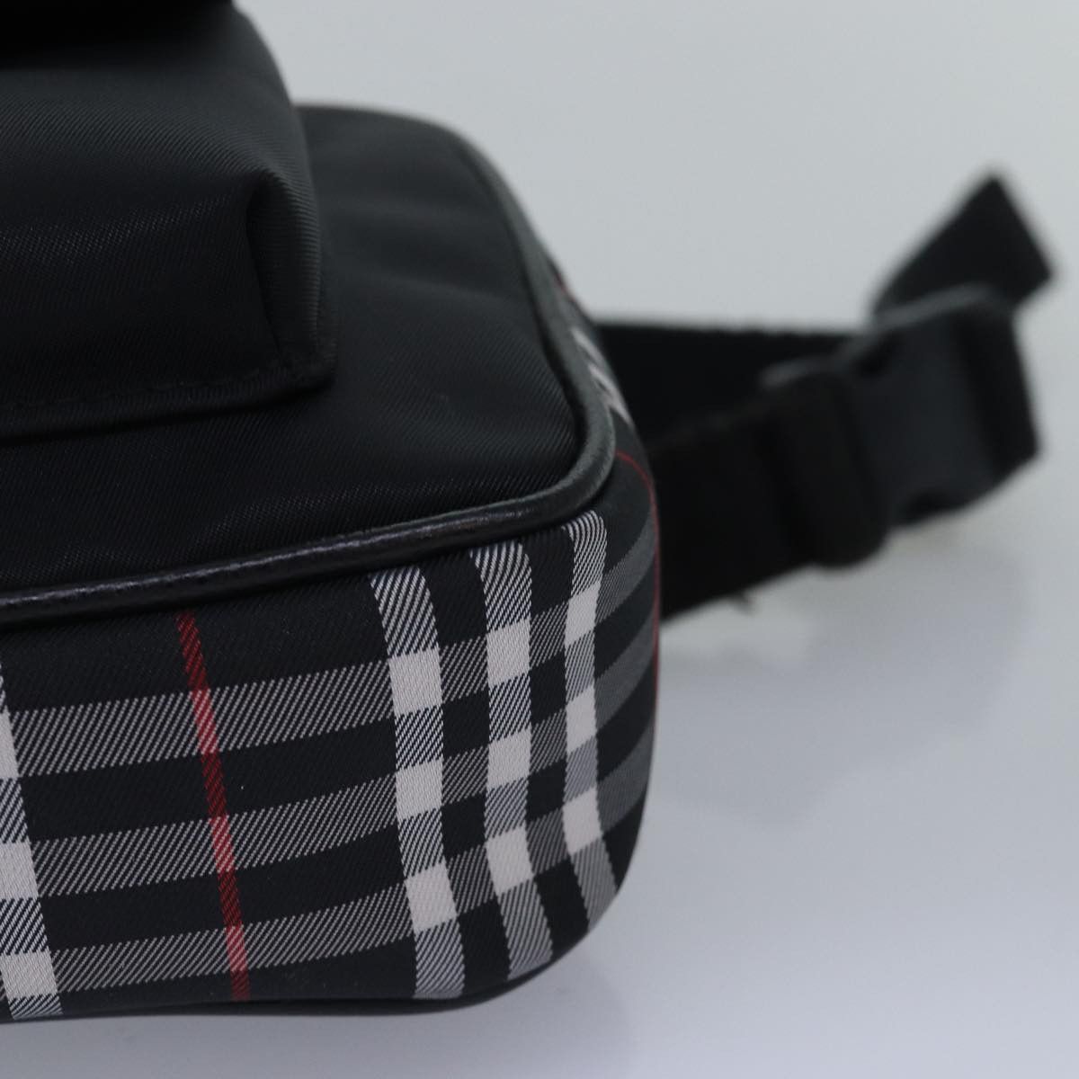 Burberry Nova Check Black Synthetic Shoulder Bag (Pre-Owned) Size ONE SIZE - 12 Thumbnail
