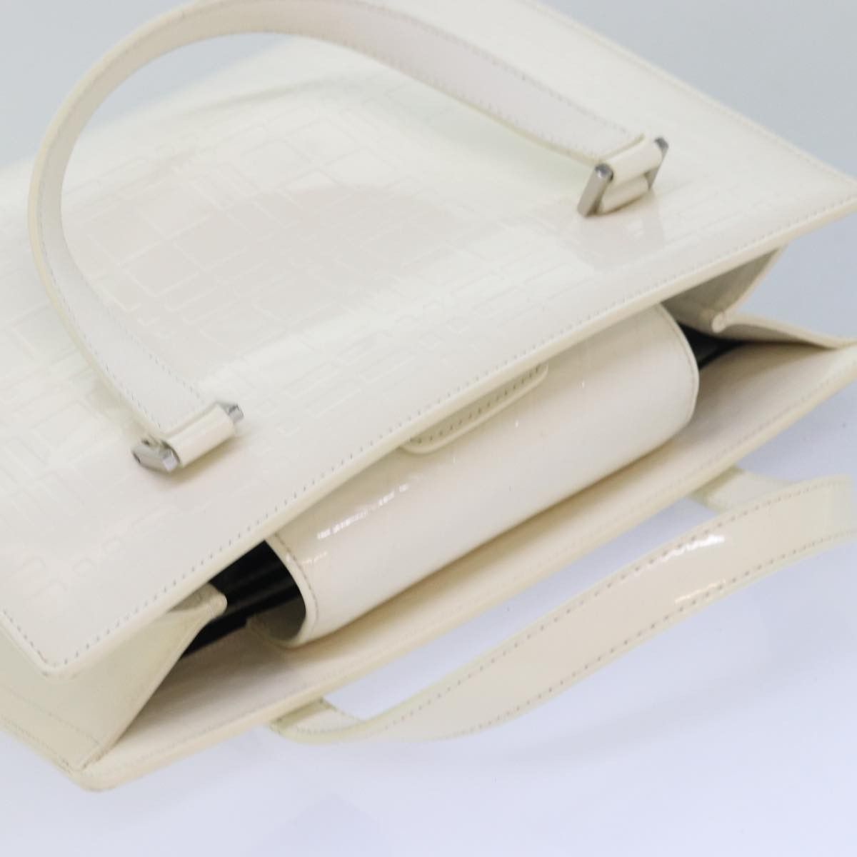 Burberry - White Patent Leather Handbag (Pre-Owned) Size ONE SIZE - 9 Thumbnail