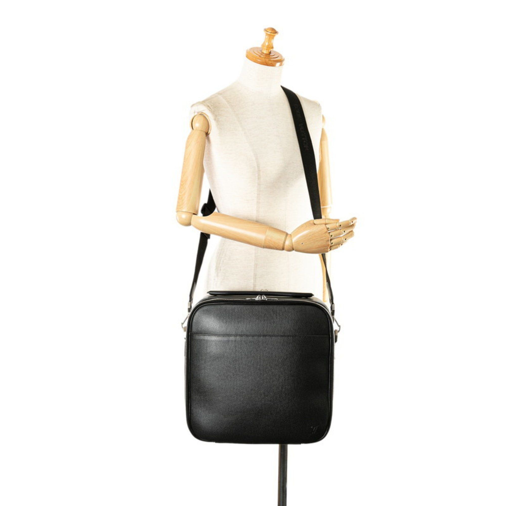 Louis Vuitton Louis Vuitton Taiga Porto Ordinatur Odessa Bag Shoulder M30832 Ardoise Black Leather Men's LOUIS VUITTON Size ONE SIZE - 14 Thumbnail