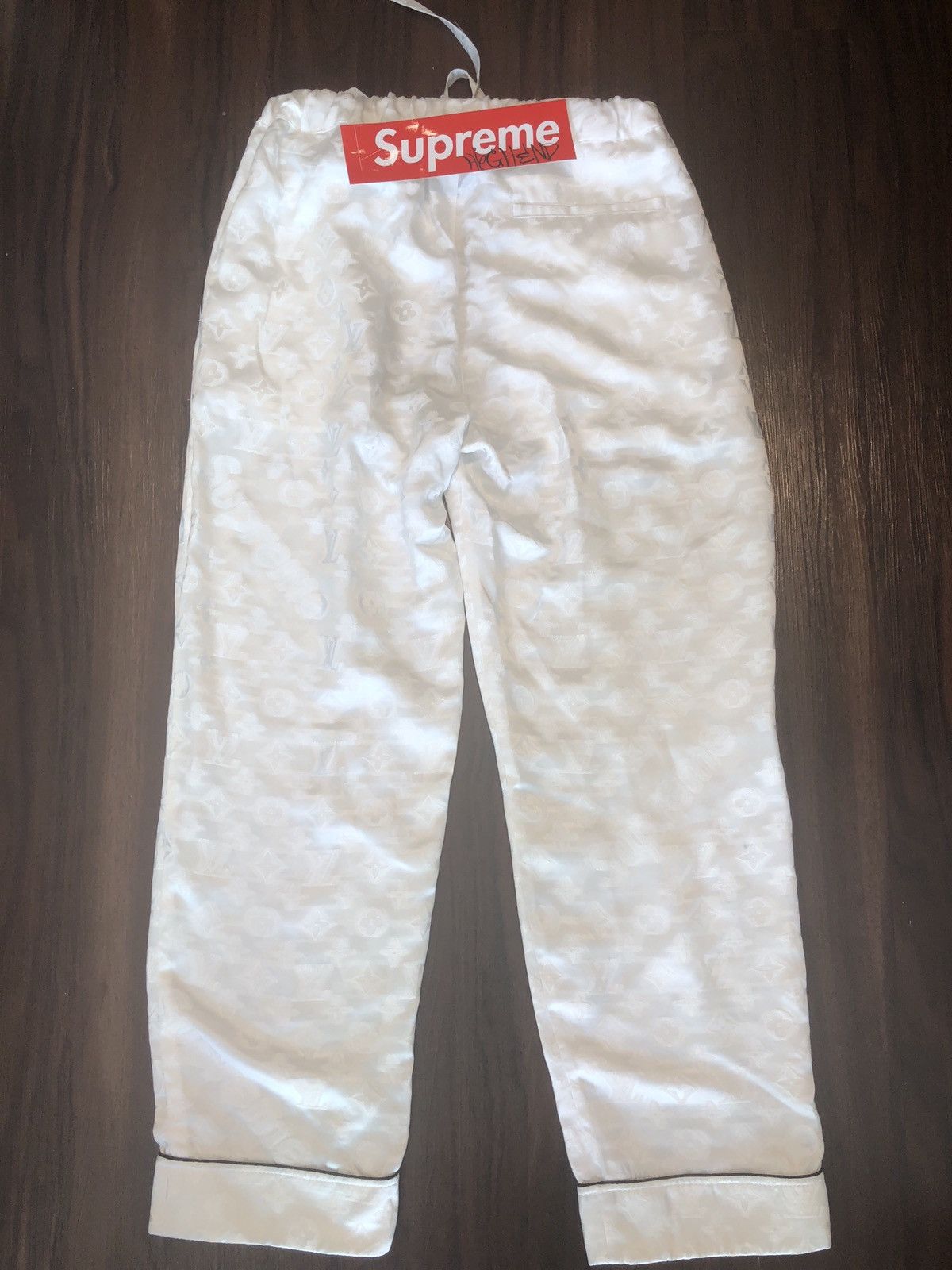 Louis vuitton supreme joggers best sale