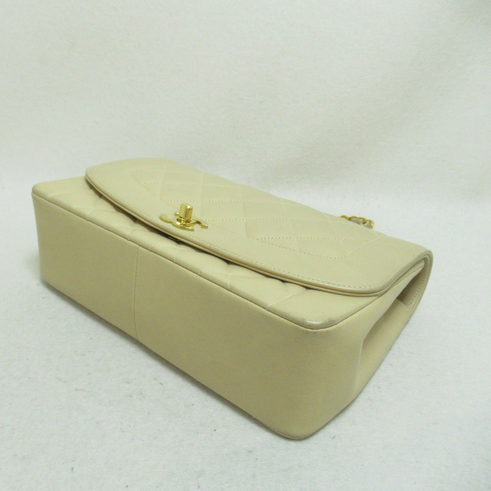 Chanel Chanel Matelasse Diana Chain Shoulder Bag Lambskin (Sheepskin) Beige Gold Hardware Size ONE SIZE - 4 Thumbnail