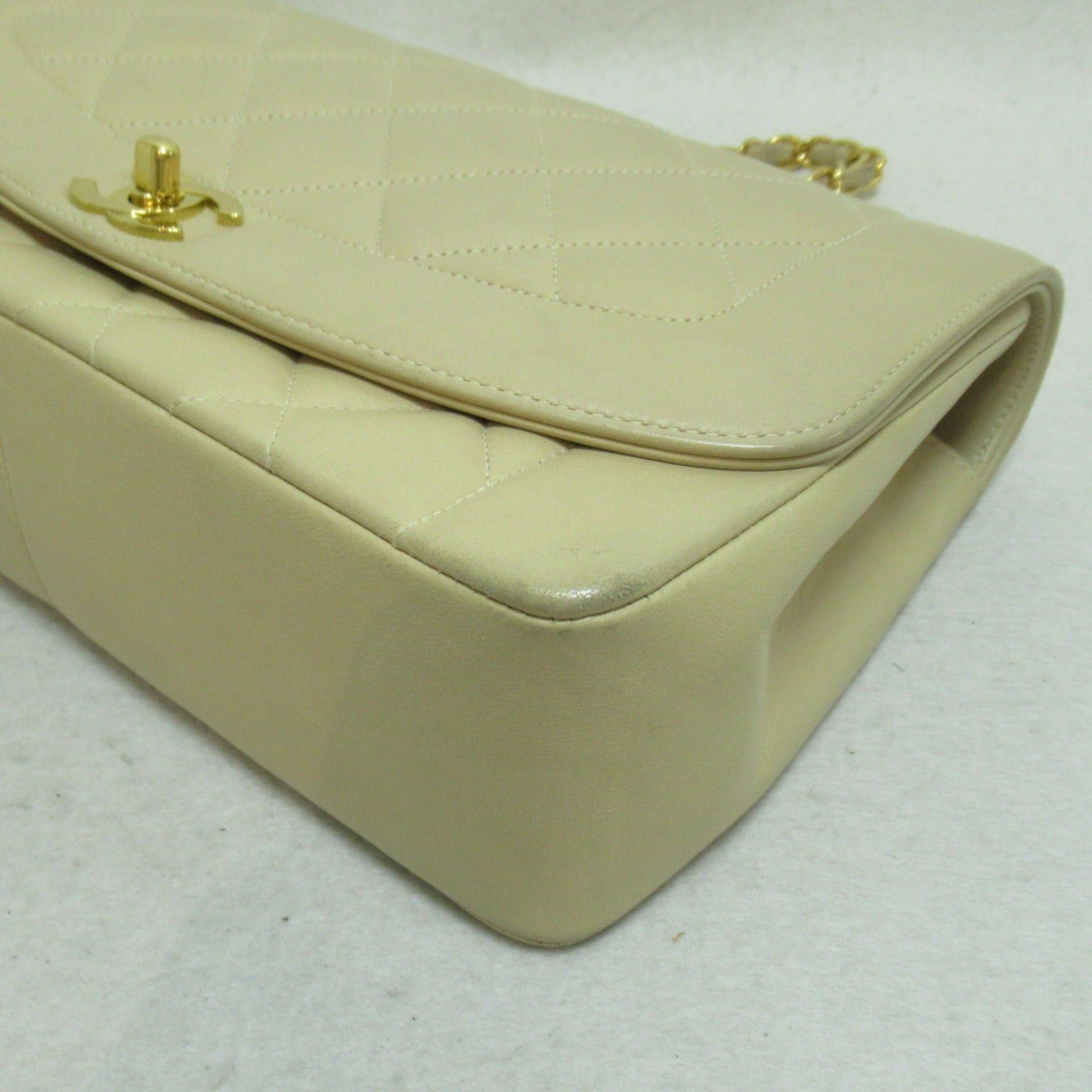 Chanel Chanel Matelasse Diana Chain Shoulder Bag Lambskin (Sheepskin) Beige Gold Hardware Size ONE SIZE - 9 Thumbnail