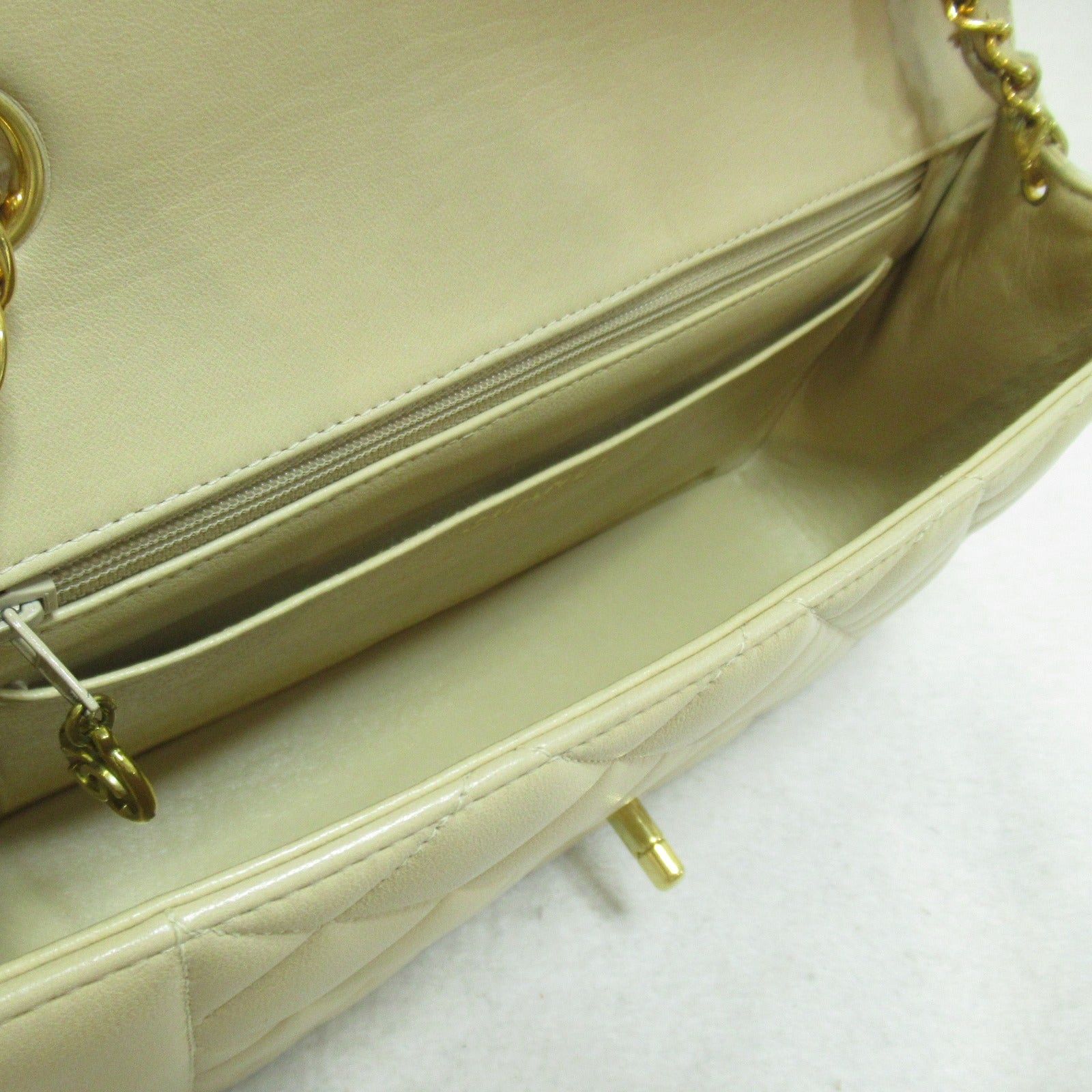 Chanel Chanel Matelasse Diana Chain Shoulder Bag Lambskin (Sheepskin) Beige Gold Hardware Size ONE SIZE - 5 Thumbnail