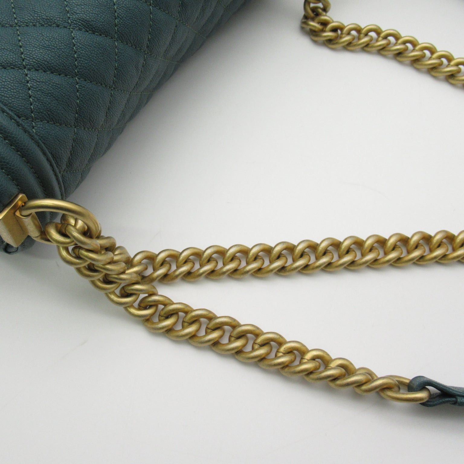 Chanel Chanel Boy Chanel Chain Shoulder Bag Caviar Skin (Grained Calf) Green Gold Hardware Size ONE SIZE - 20 Thumbnail