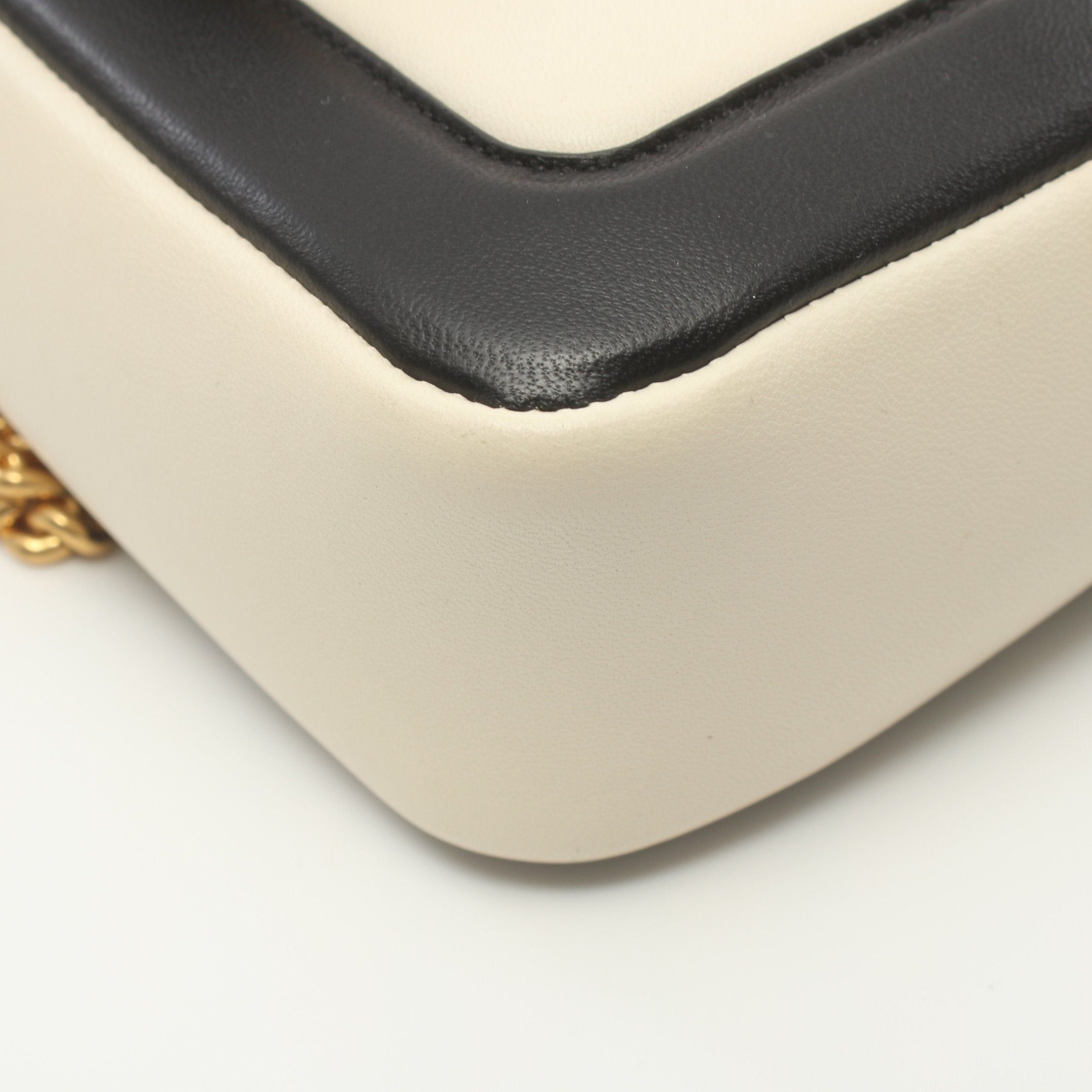 Fendi Fendi Baguette Chain Shoulder Bag Leather Off White Black Size ONE SIZE - 8 Thumbnail