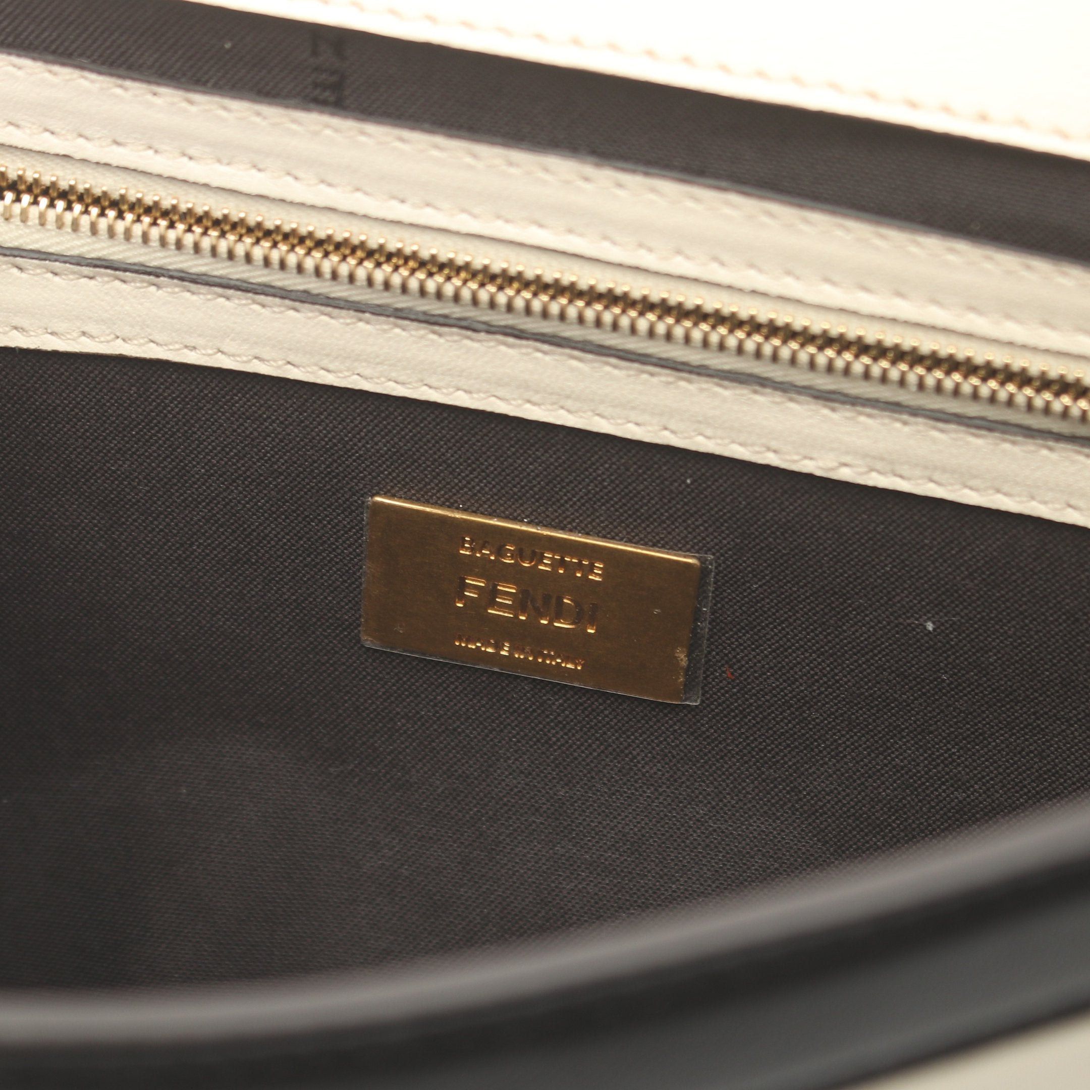 Fendi Fendi Baguette Chain Shoulder Bag Leather Off White Black Size ONE SIZE - 4 Thumbnail