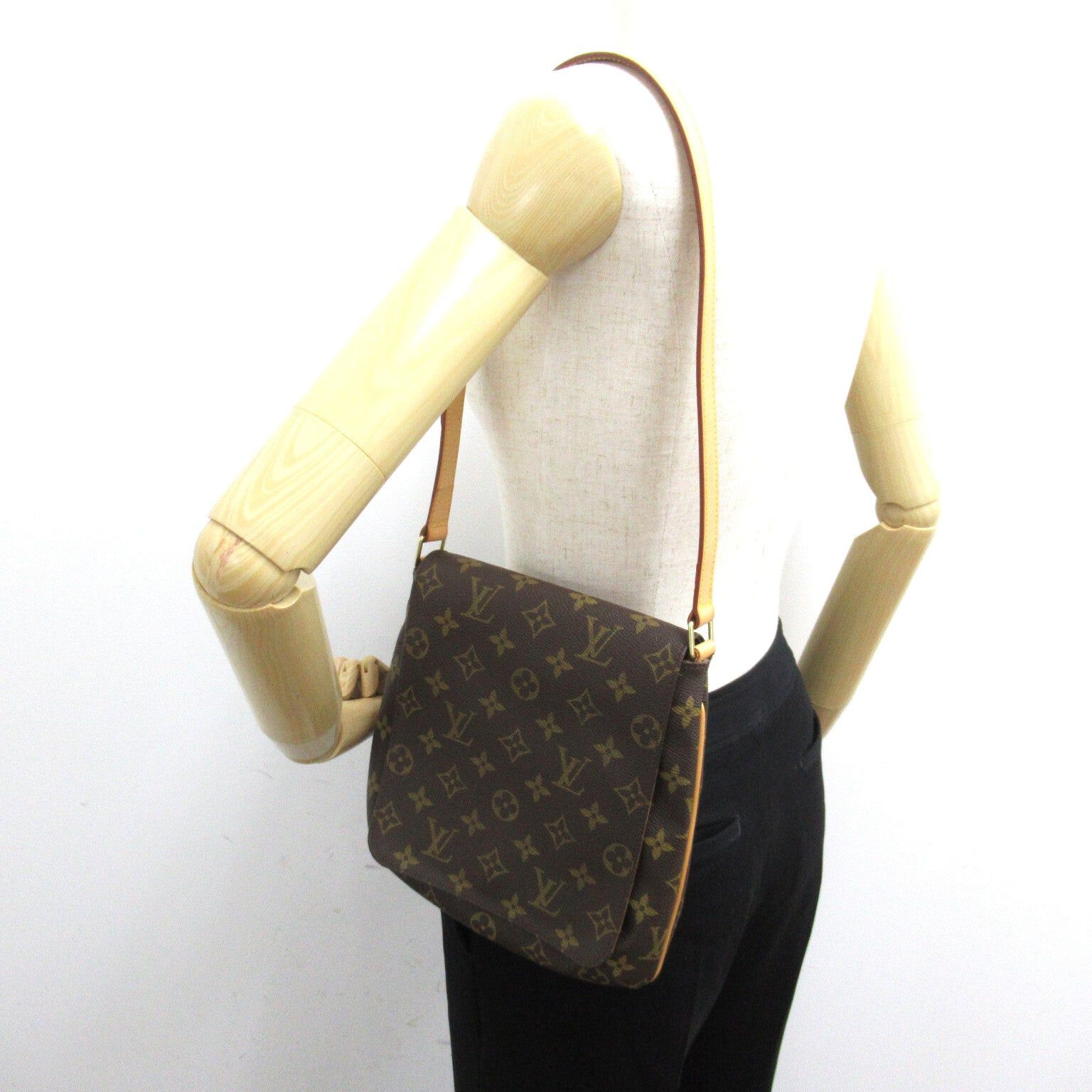 Louis Vuitton Louis Vuitton Musette Salsa Short Shoulder Bag Coated Canvas Monogram Brown Size ONE SIZE - 5 Thumbnail