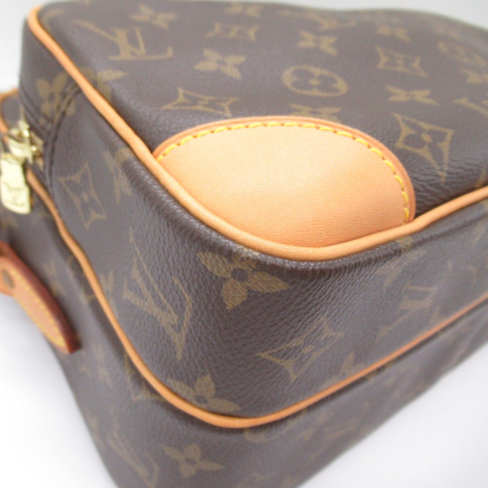 Louis Vuitton Louis Vuitton Nil Shoulder Bag Coated Canvas Monogram Brown Size ONE SIZE - 10 Thumbnail