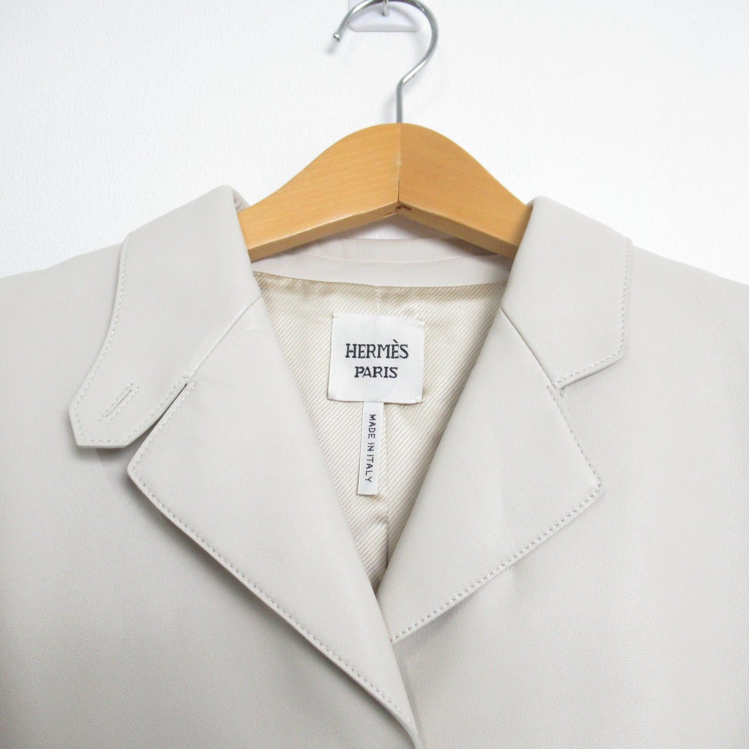 Hermes Hermes Coat Calfskin (Cowhide) White Cream Size ONE SIZE - 5 Thumbnail
