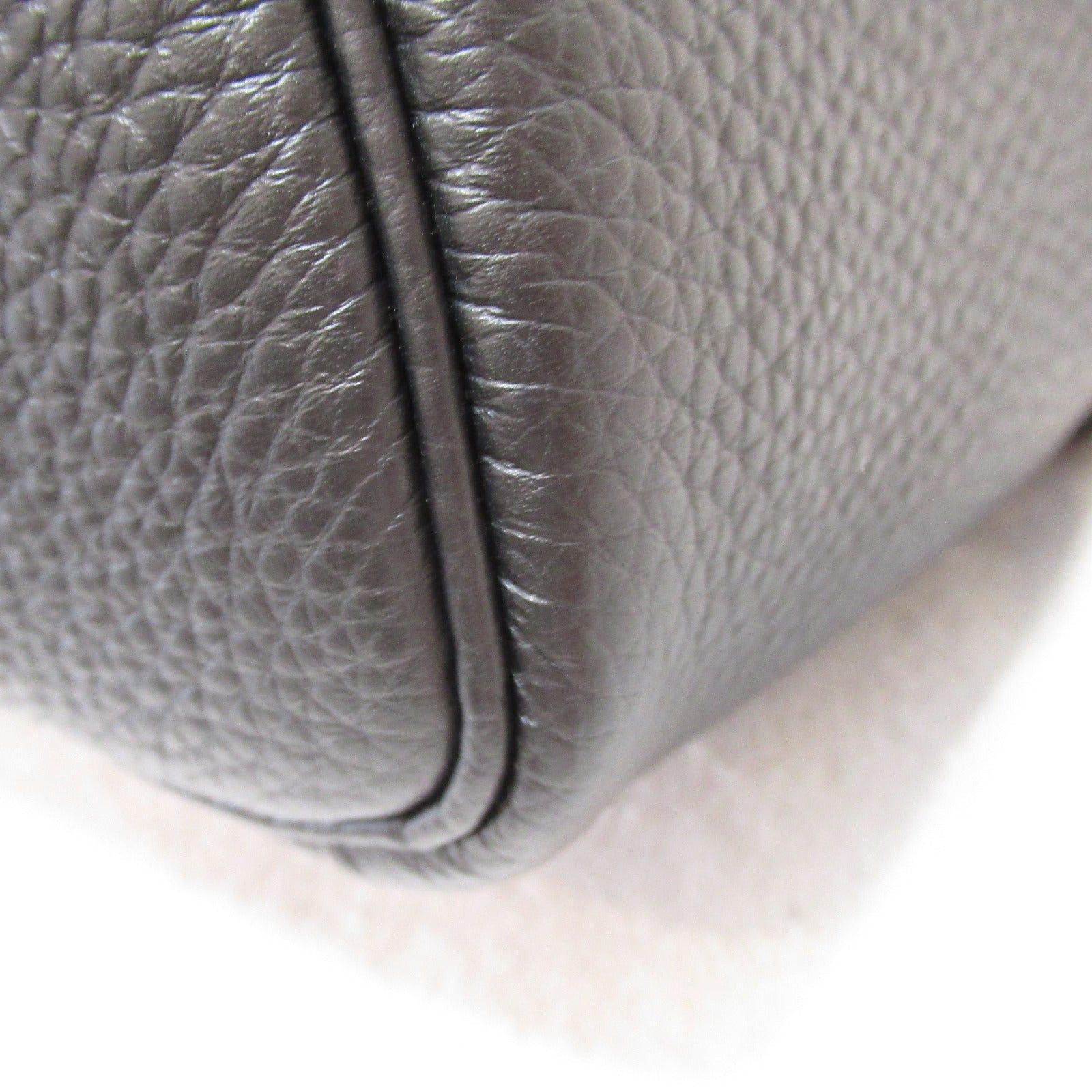 Hermes Hermes Lindy 26 Black Shoulder Bag Leather Clemence (Hermes) Gold Hardware U Stamp Size ONE SIZE - 9 Thumbnail