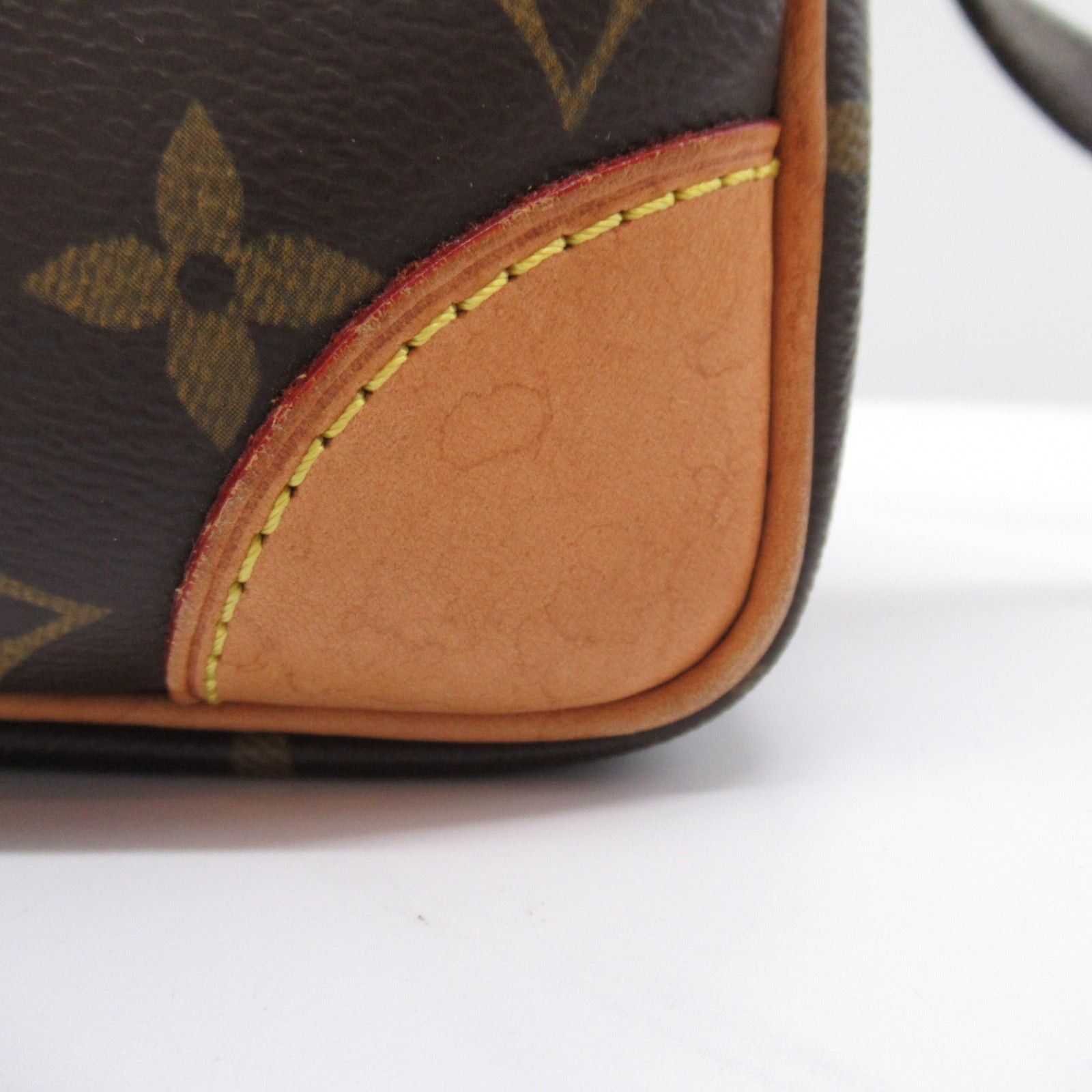 Louis Vuitton Louis Vuitton Nil Shoulder Bag Coated Canvas Monogram Brown Size ONE SIZE - 13 Thumbnail