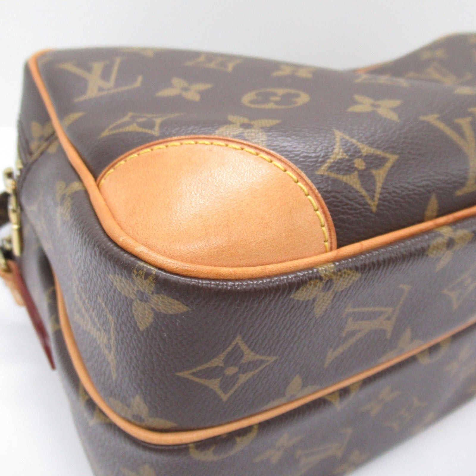 Louis Vuitton Louis Vuitton Nil Shoulder Bag Coated Canvas Monogram Brown Size ONE SIZE - 10 Thumbnail