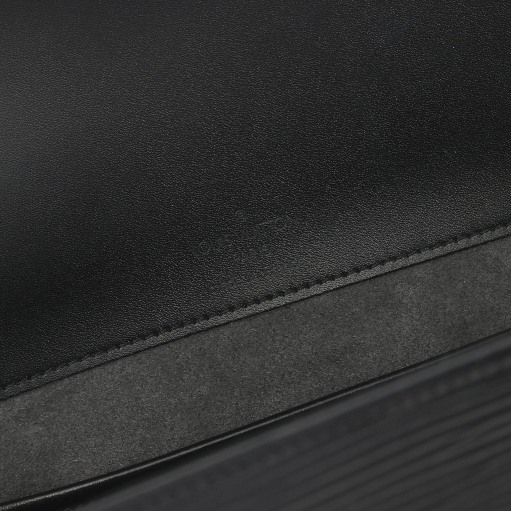 Louis Vuitton Louis Vuitton Nocturne Pm Epi Noir Shoulder Bag Leather Black Size ONE SIZE - 4 Thumbnail