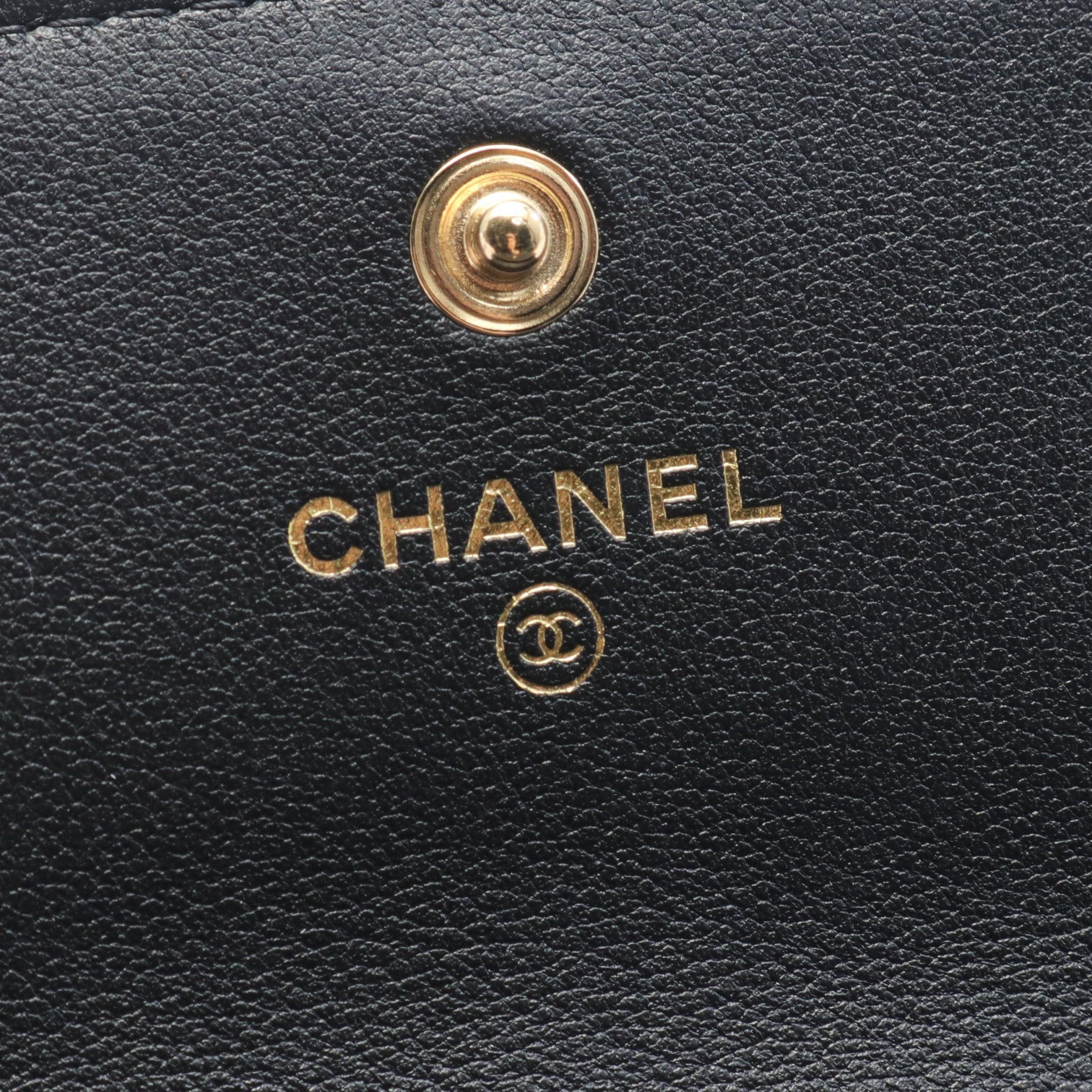 Chanel Chanel Matelasse Chain Shoulder Bag Lambskin Fake Pearl Black Gold Hardware Size ONE SIZE - 4 Thumbnail