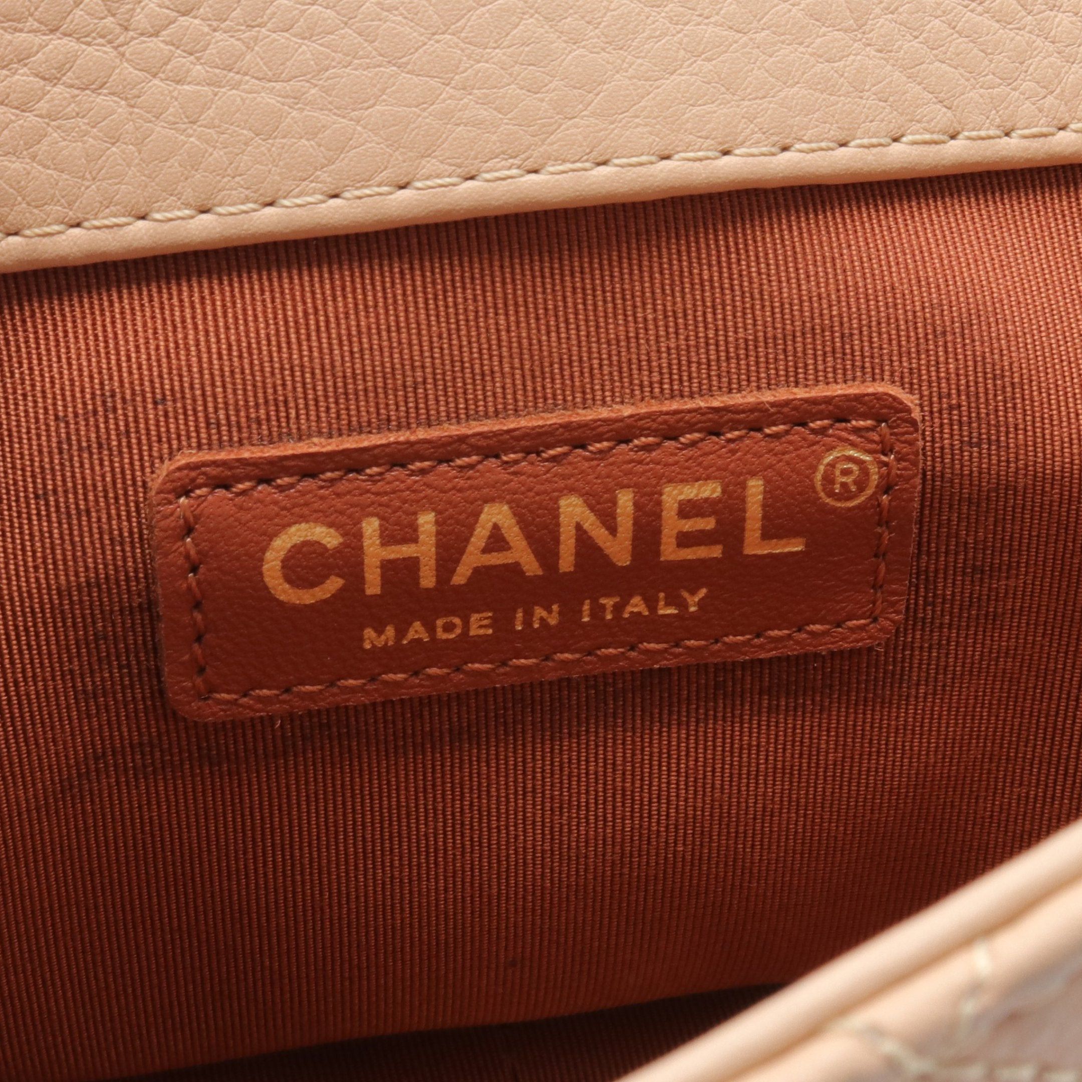 Chanel Chanel Matelasse Chain Shoulder Bag Leather Beige Gold Hardware Size ONE SIZE - 4 Thumbnail