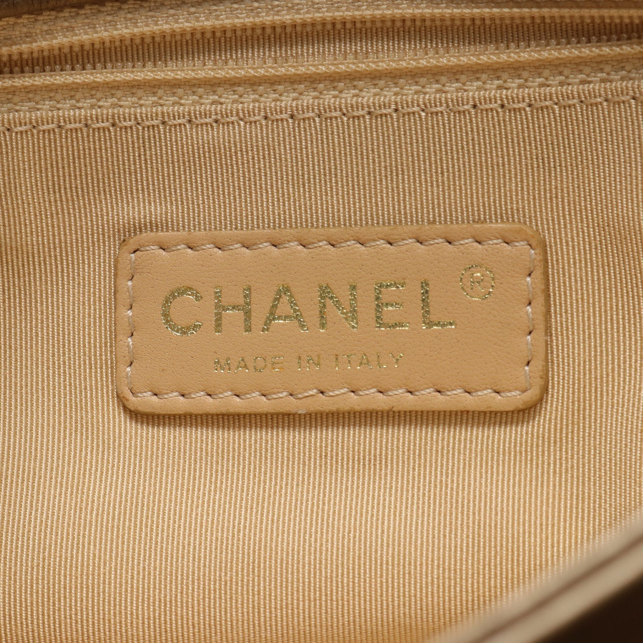 Chanel Chanel Matelasse Chain Shoulder Bag Leather Bronze Antique Gold Hardware Size ONE SIZE - 4 Thumbnail