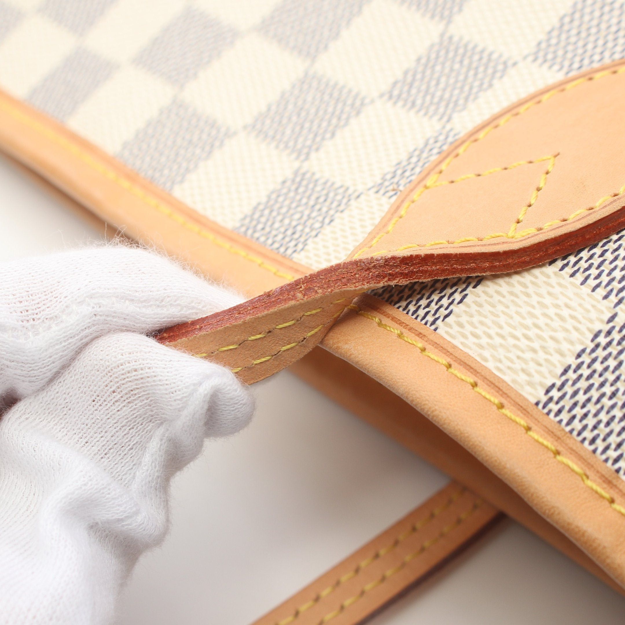Louis Vuitton Louis Vuitton Neverfull Mm Damier Azur Shoulder Bag Tote Leather White Size ONE SIZE - 11 Thumbnail