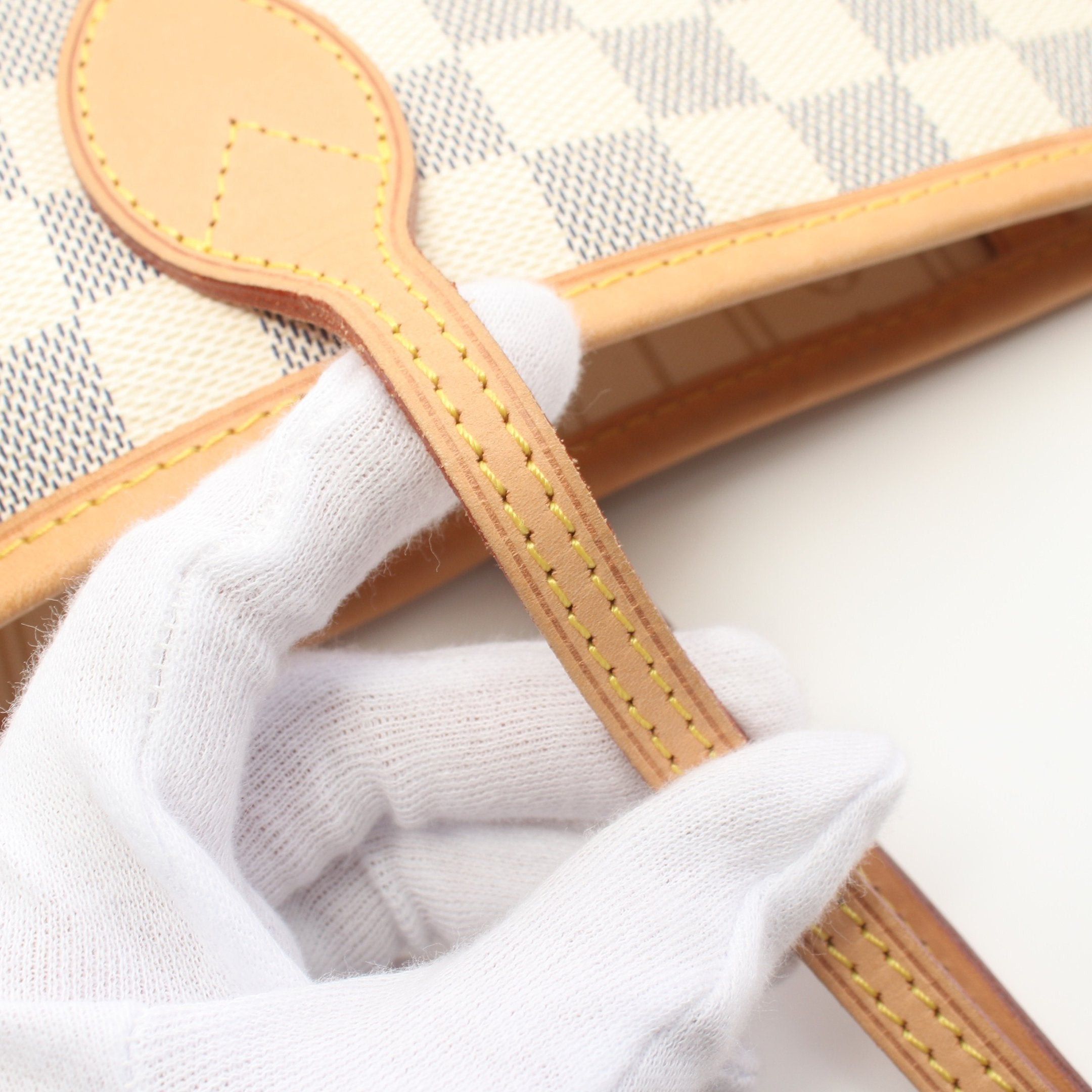 Louis Vuitton Louis Vuitton Neverfull Mm Damier Azur Shoulder Bag Tote Leather White Size ONE SIZE - 8 Thumbnail