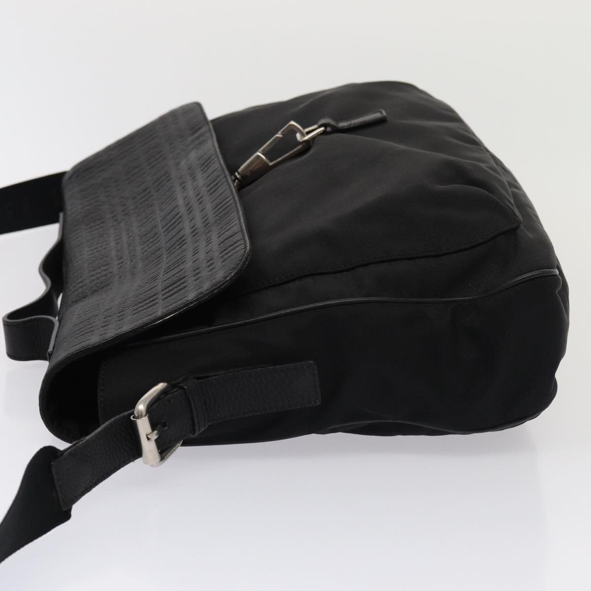 Burberry Nova Check Black Leather Shoulder Bag (Pre-Owned) Size ONE SIZE - 11 Thumbnail
