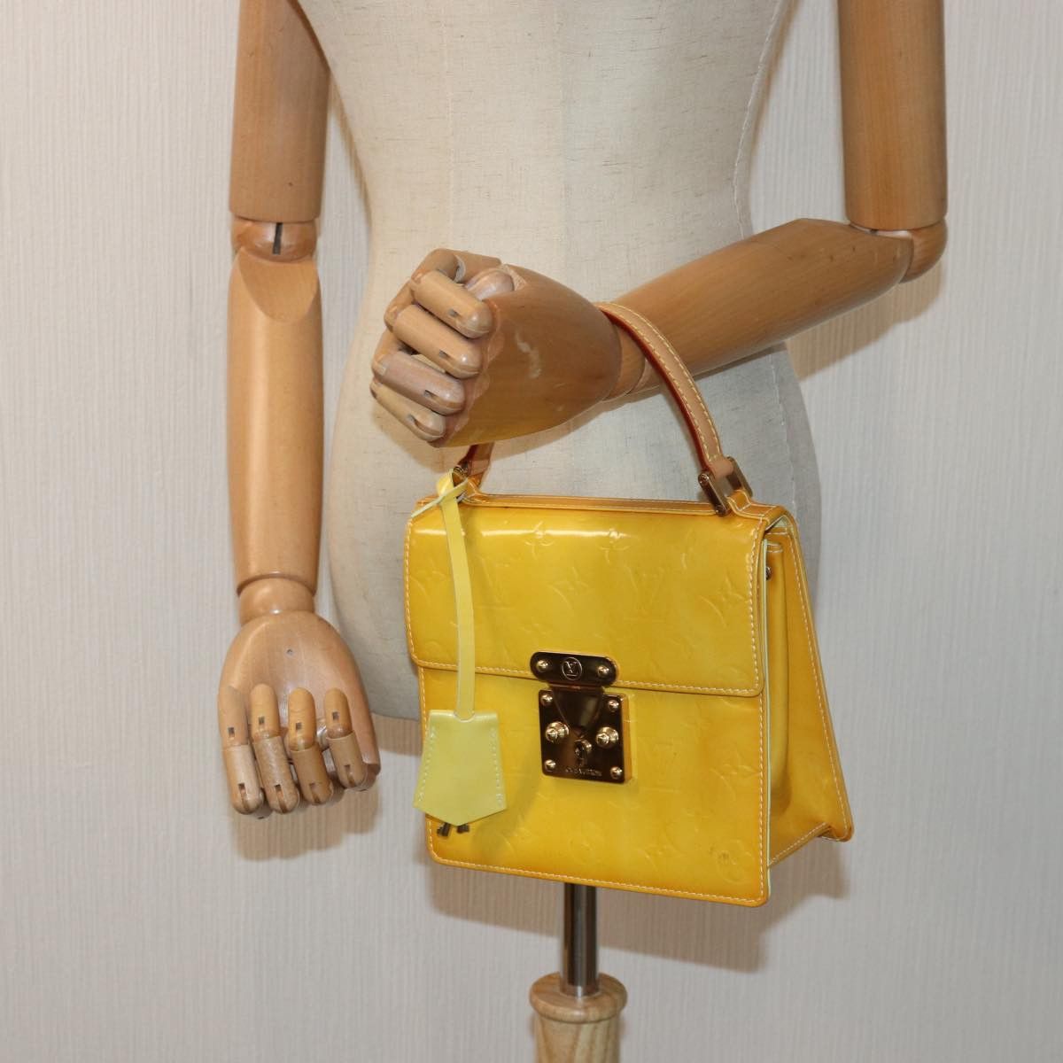 Louis Vuitton Spring Street Yellow Patent Leather Handbag (Pre-Owned) Size ONE SIZE - 7 Thumbnail