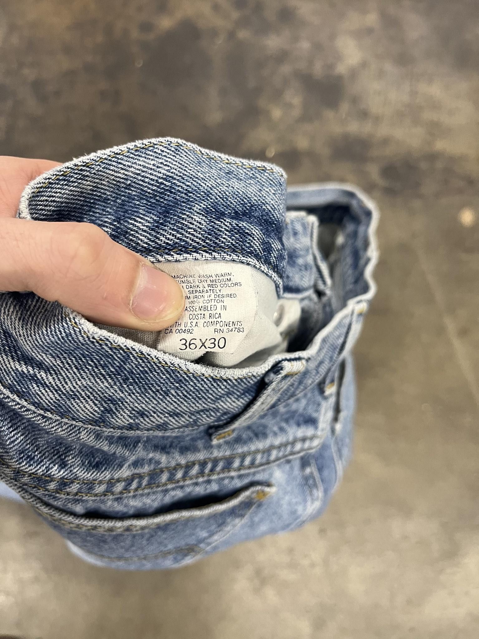 Jean × Vintage 1990's Regular Fit Lightwash Jeans (Thick Leather Back Tag) Size US 36 / EU 52 - 2 Thumbnail