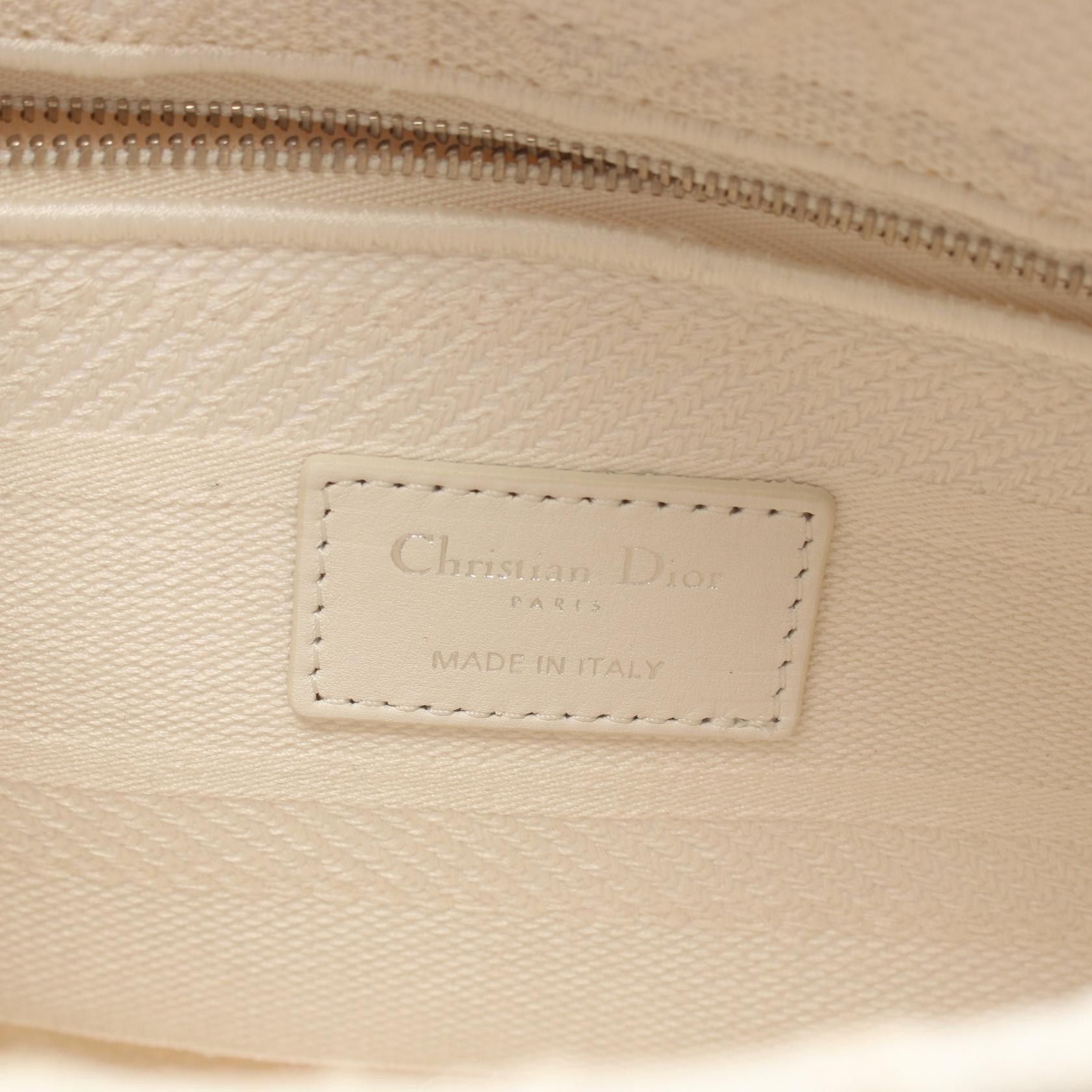 Dior Dior Lady D-Lite Medium Canvas Canvas Handbag in Great Condition Size ONE SIZE - 4 Thumbnail