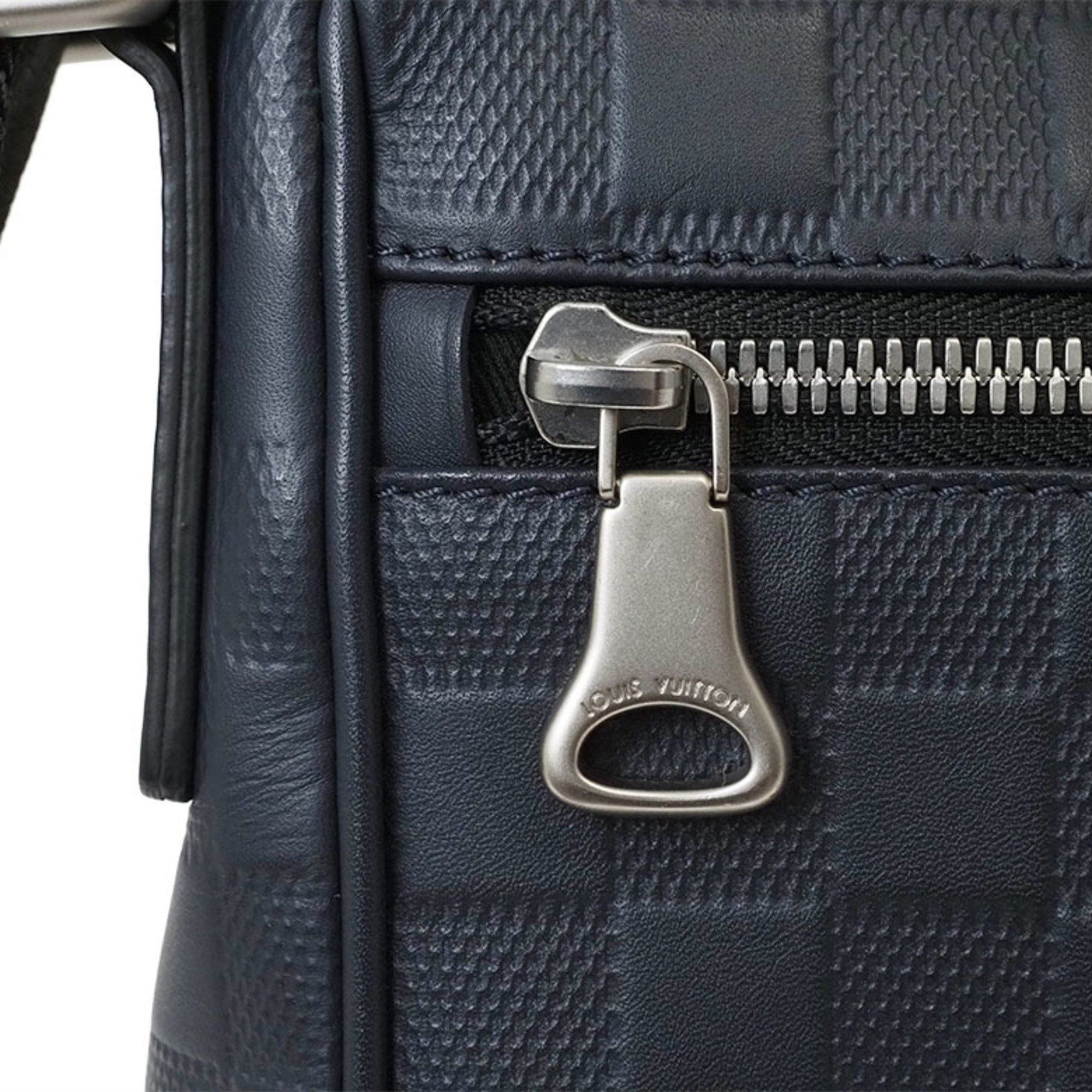 Louis Vuitton Louis Vuitton District PM Astral N41034 Men's Damier Infini Shoulder Bag LOUIS VUITTON Size ONE SIZE - 8 Thumbnail
