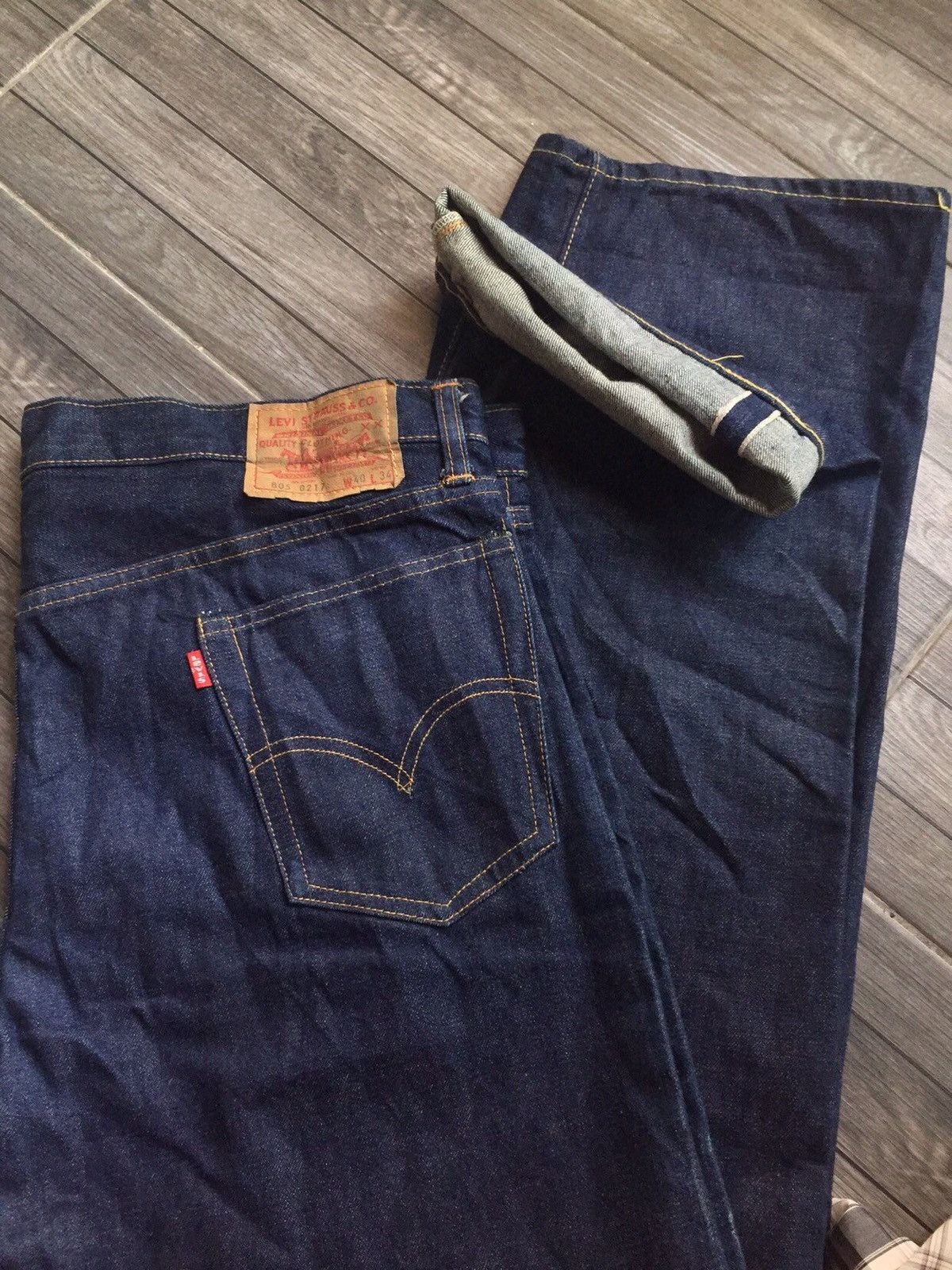 Levis on sale 805 jeans